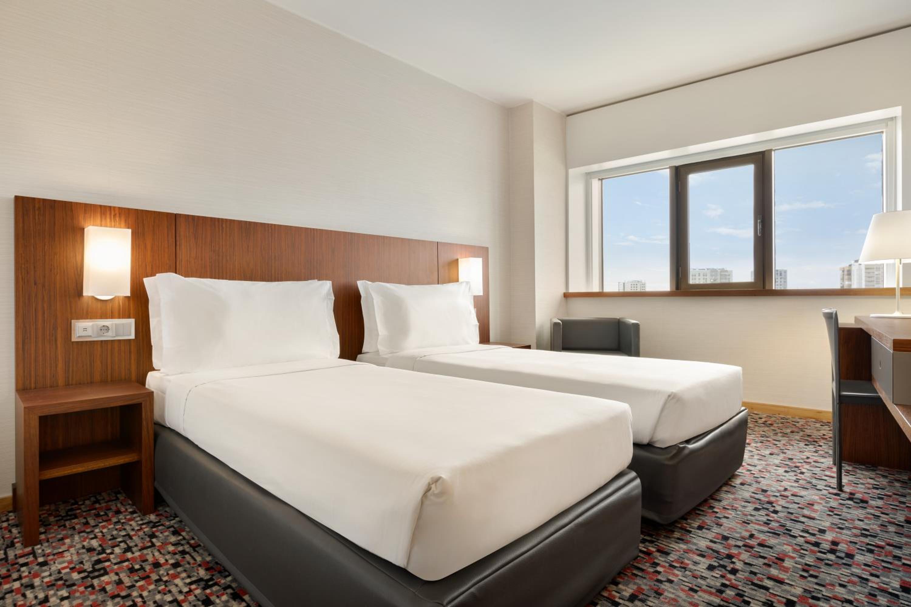 Twin Room with City View - Non-Smoking - Photo 1