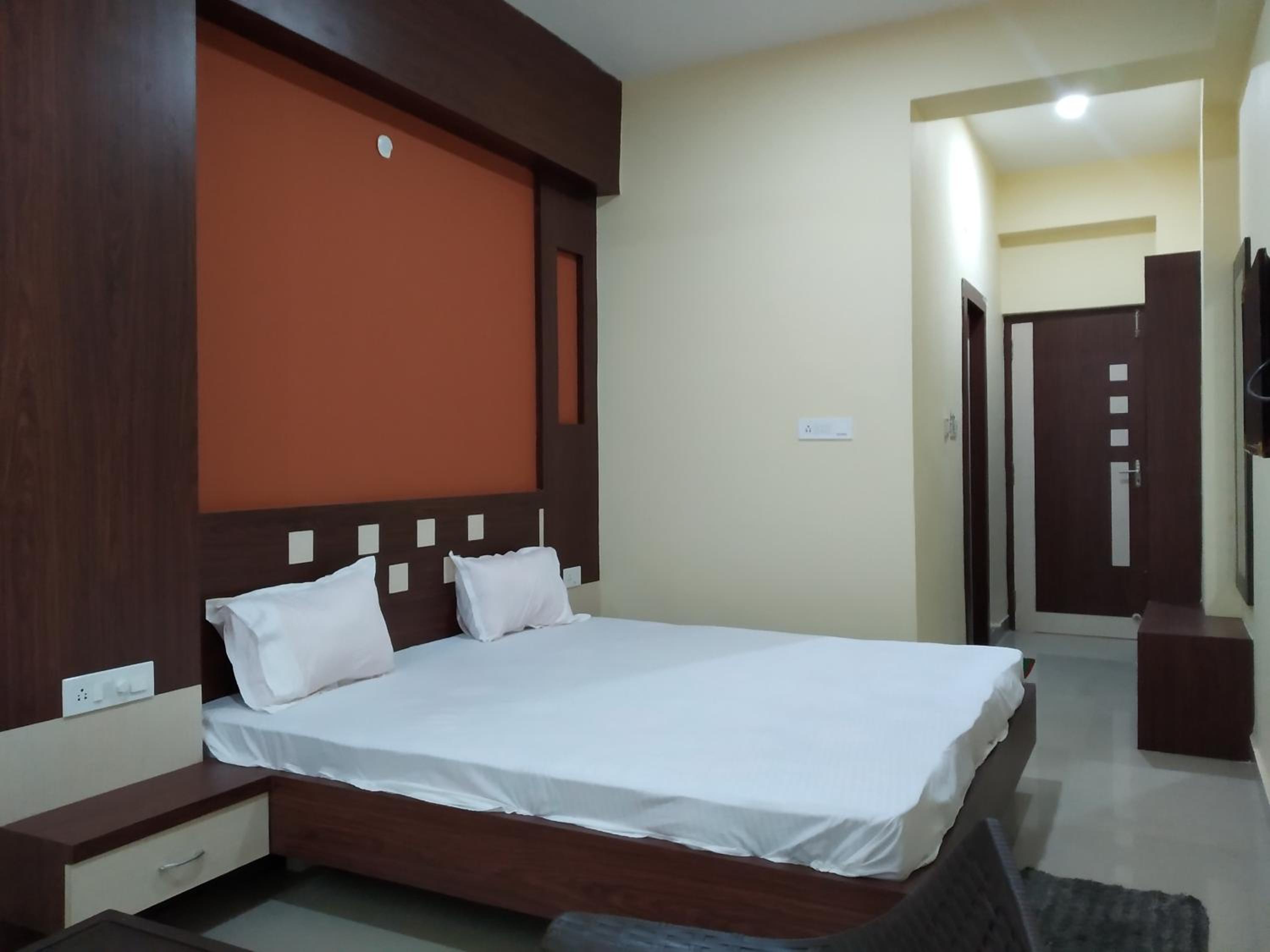Standard Double Room with Fan photo 1