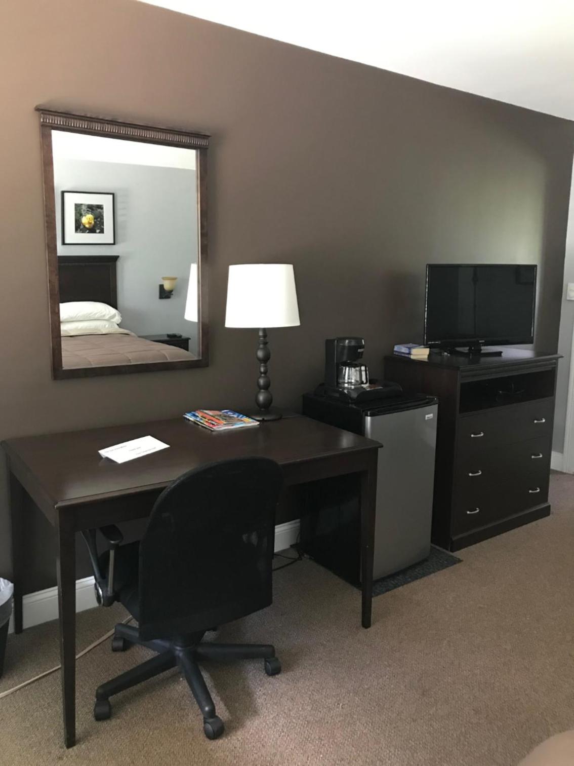 Deluxe King Room photo 2