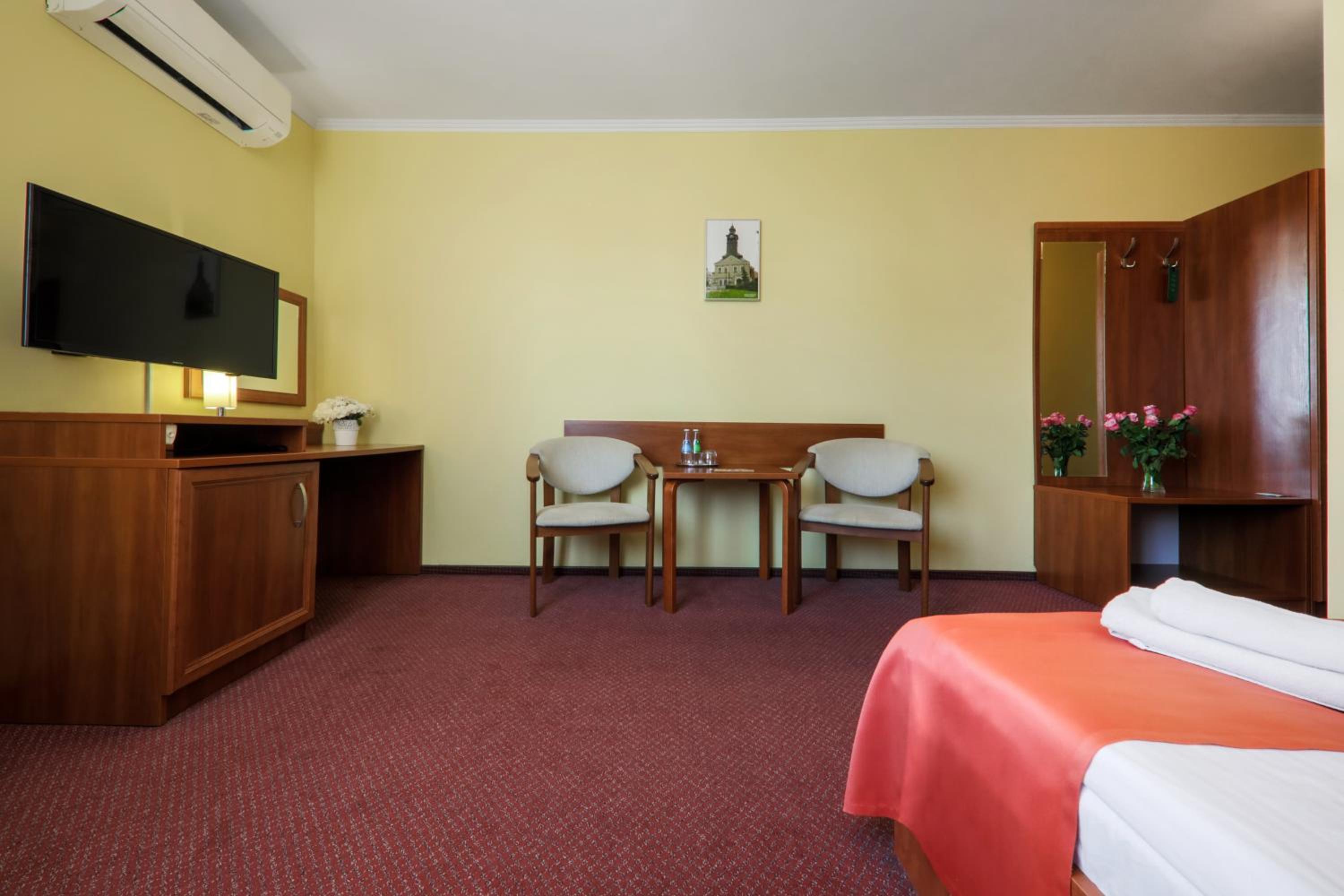 Single Room with Bathroom photo 1