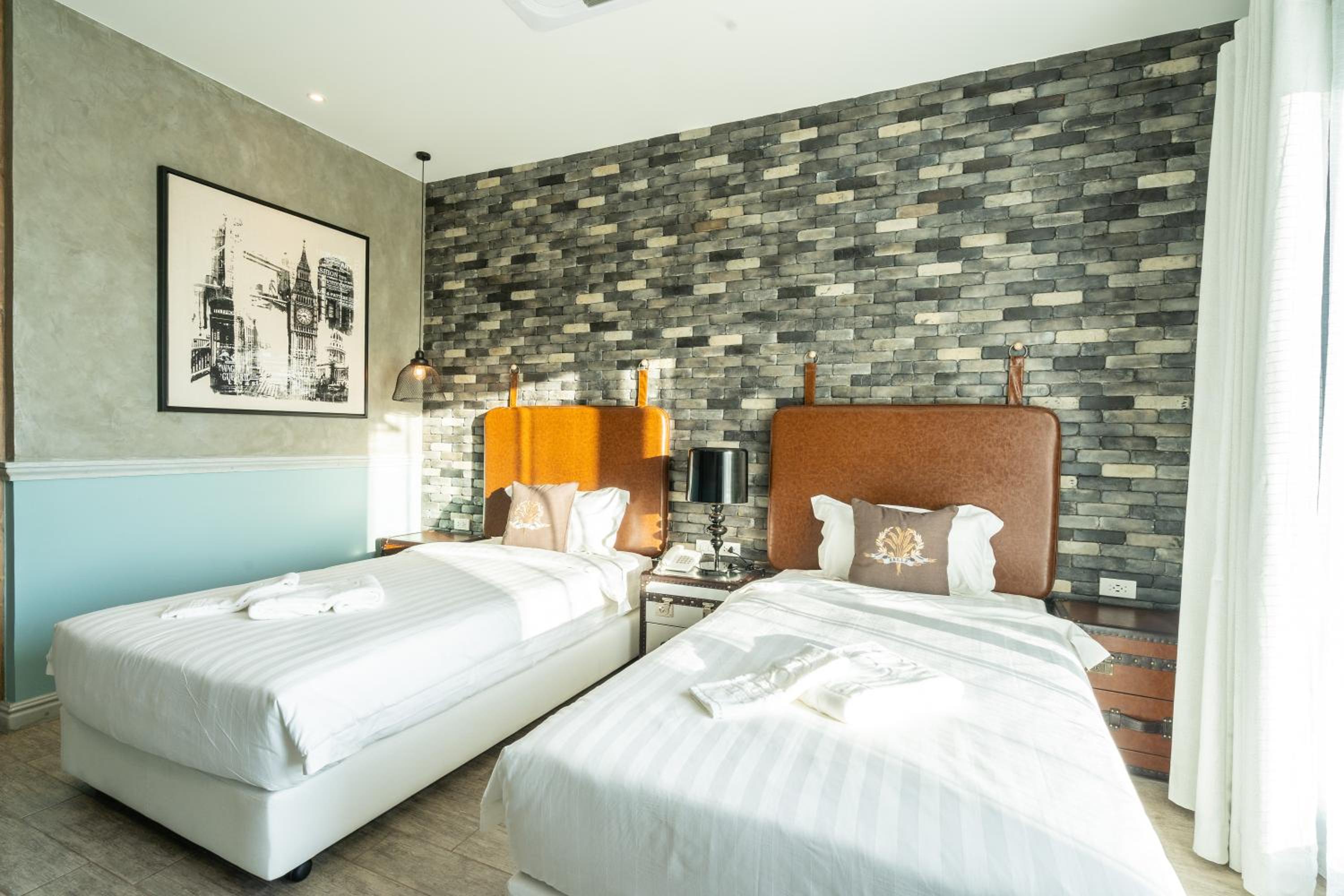 Standard Twin Room - Photo 24