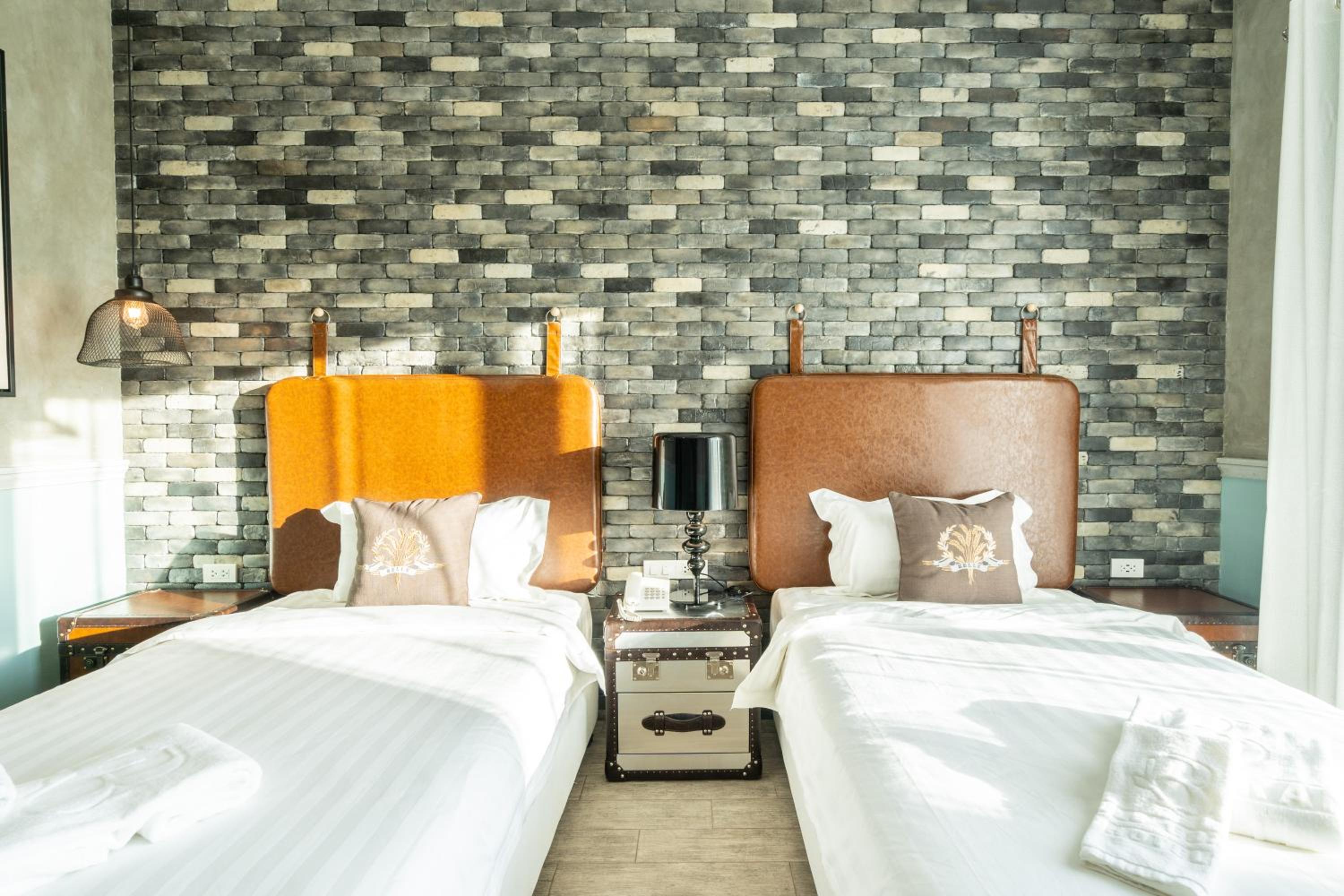 Standard Twin Room - Photo 19