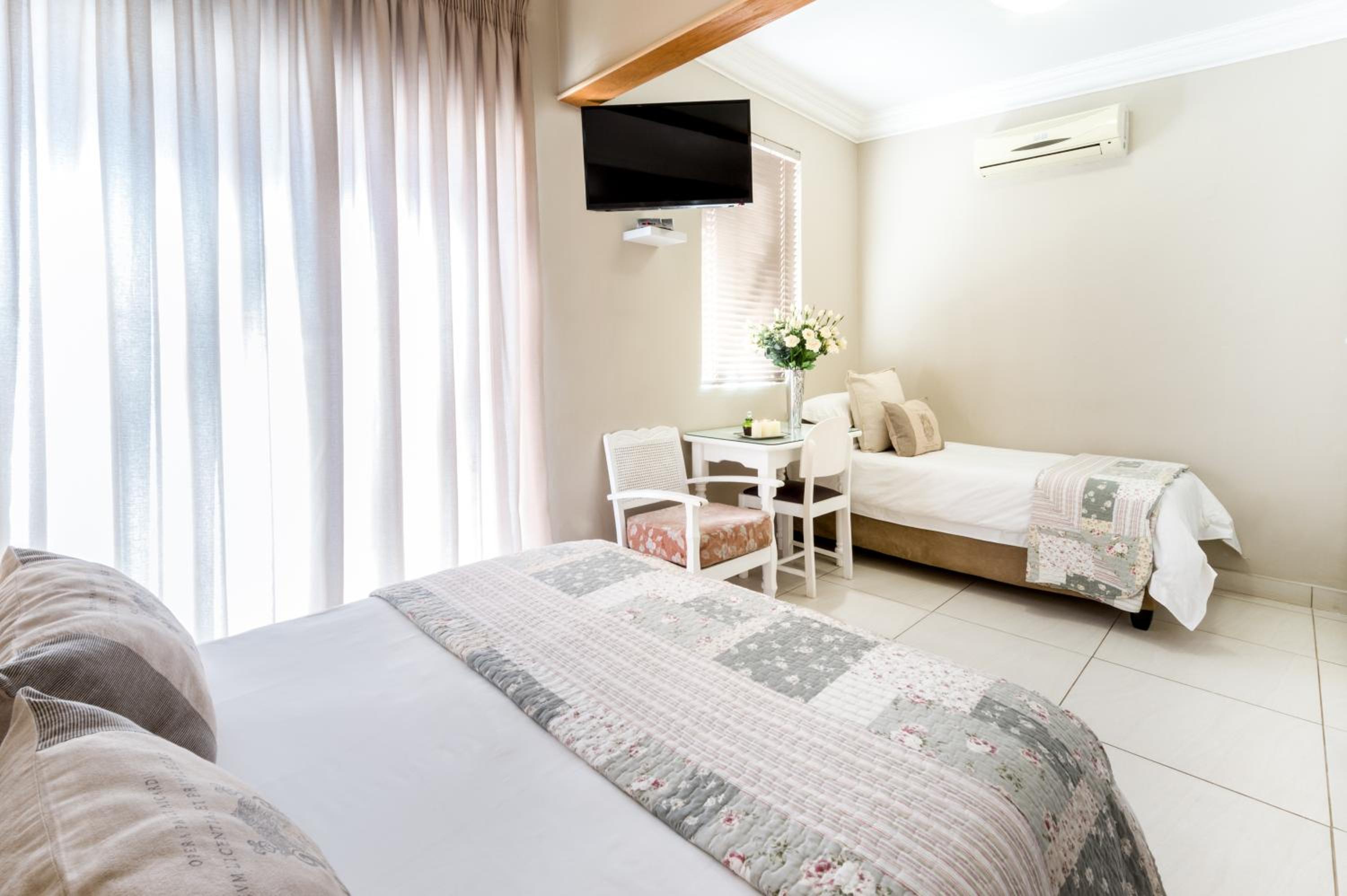 Deluxe Triple Room photo 3