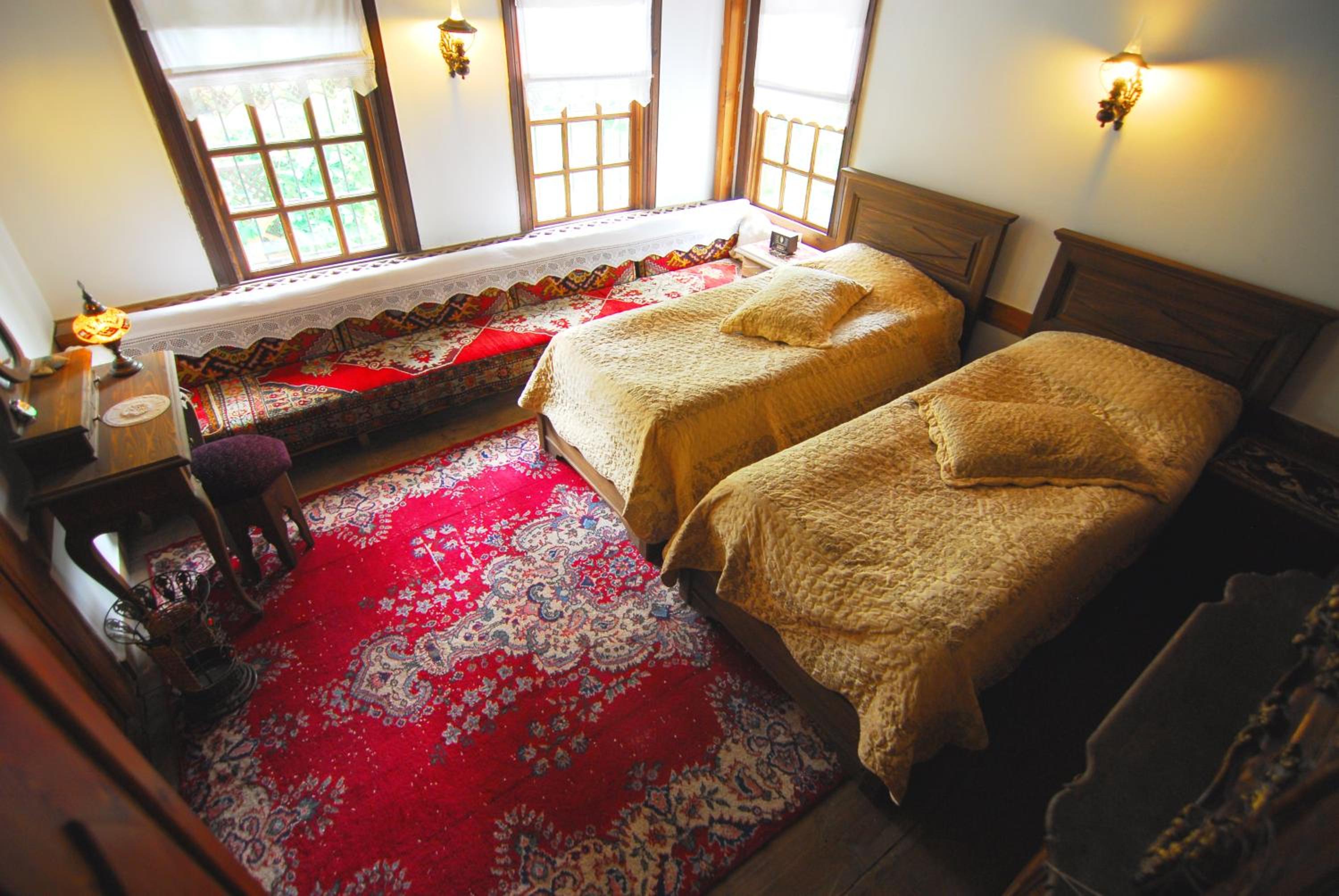 Double or Twin Room with Shared Bathroom photo 1