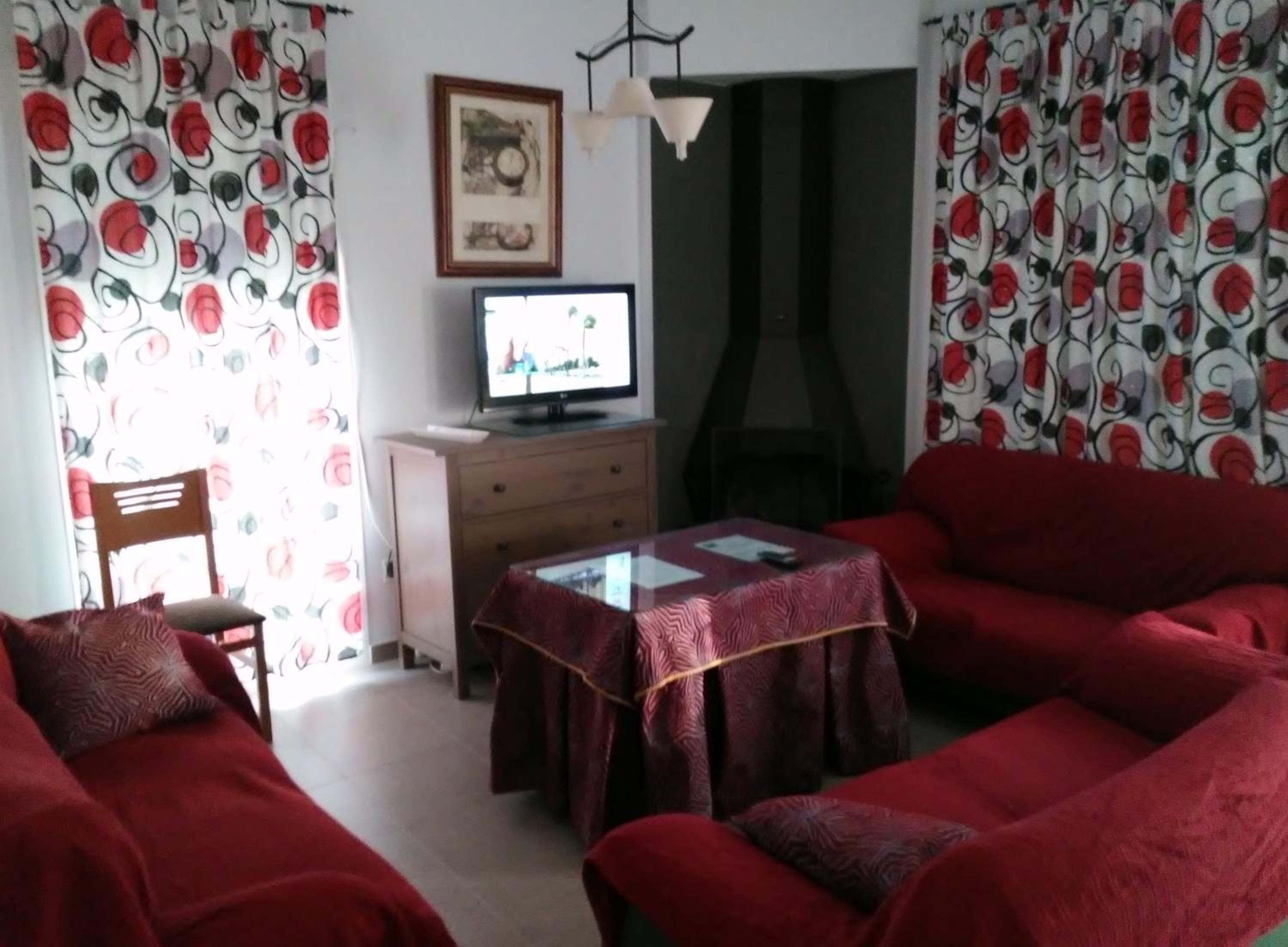 Three-Bedroom House photo 3