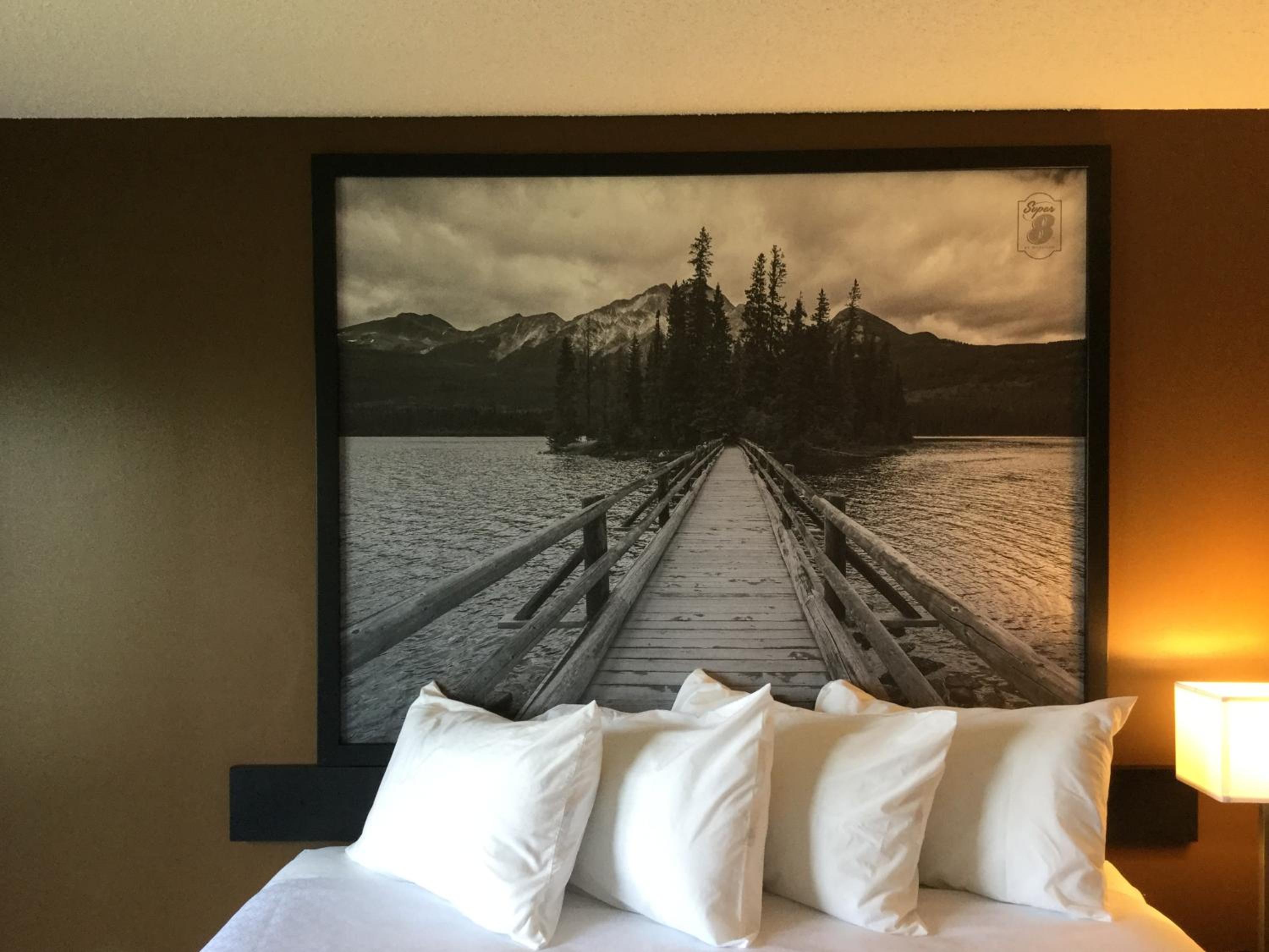 King Room - Non-Smoking - Photo 7