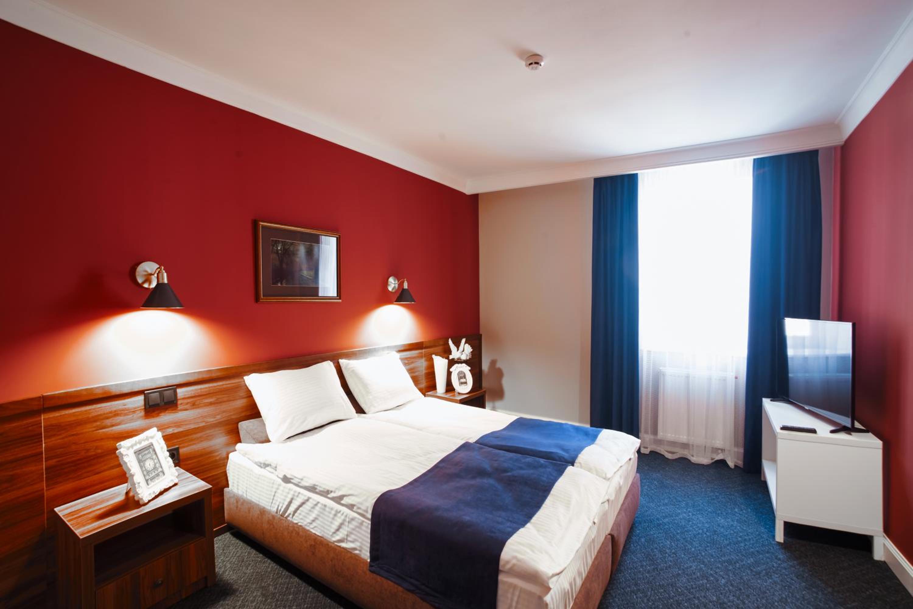 2 Bedroom Suite