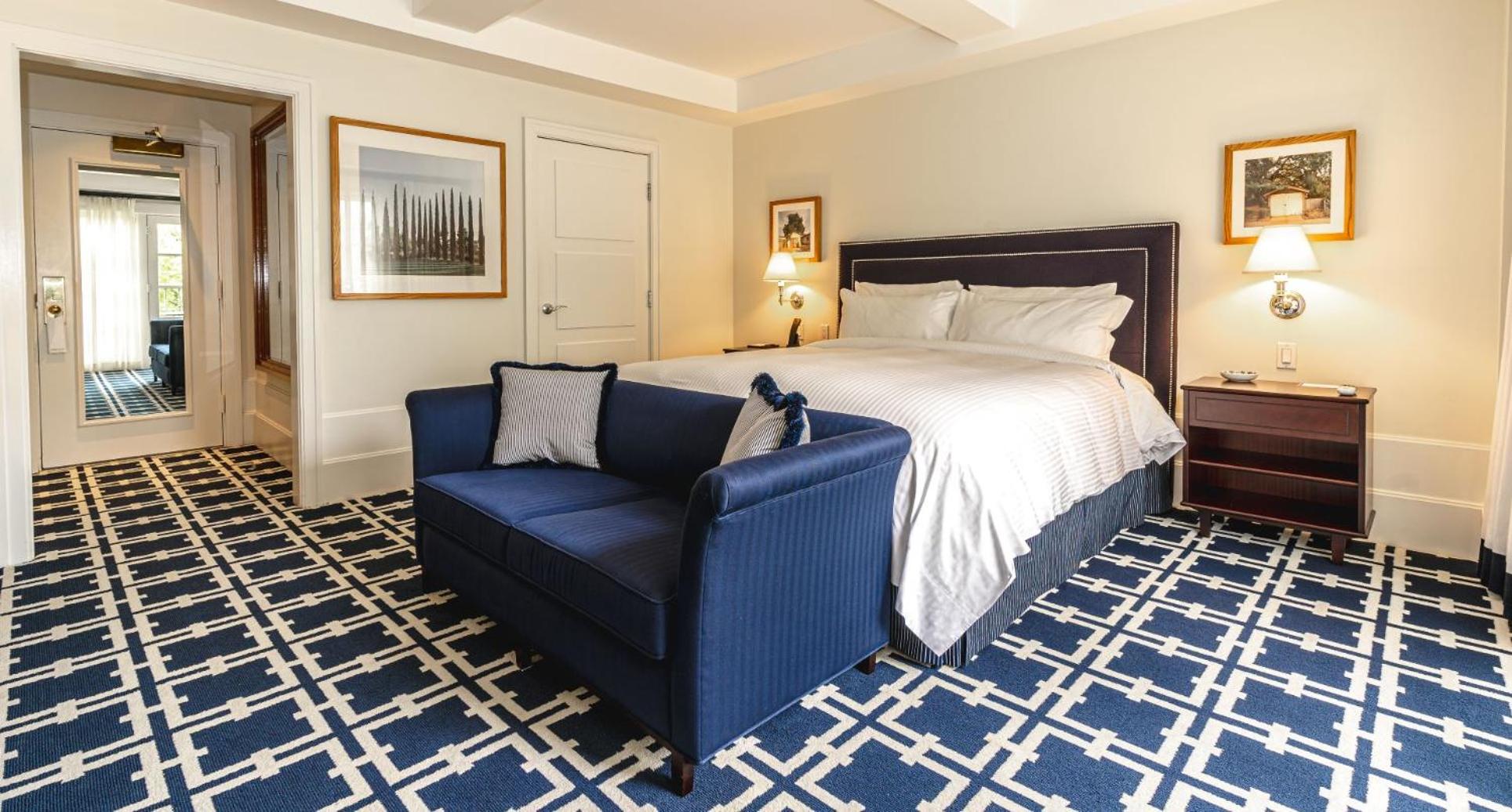 Deluxe King Room - Photo 5
