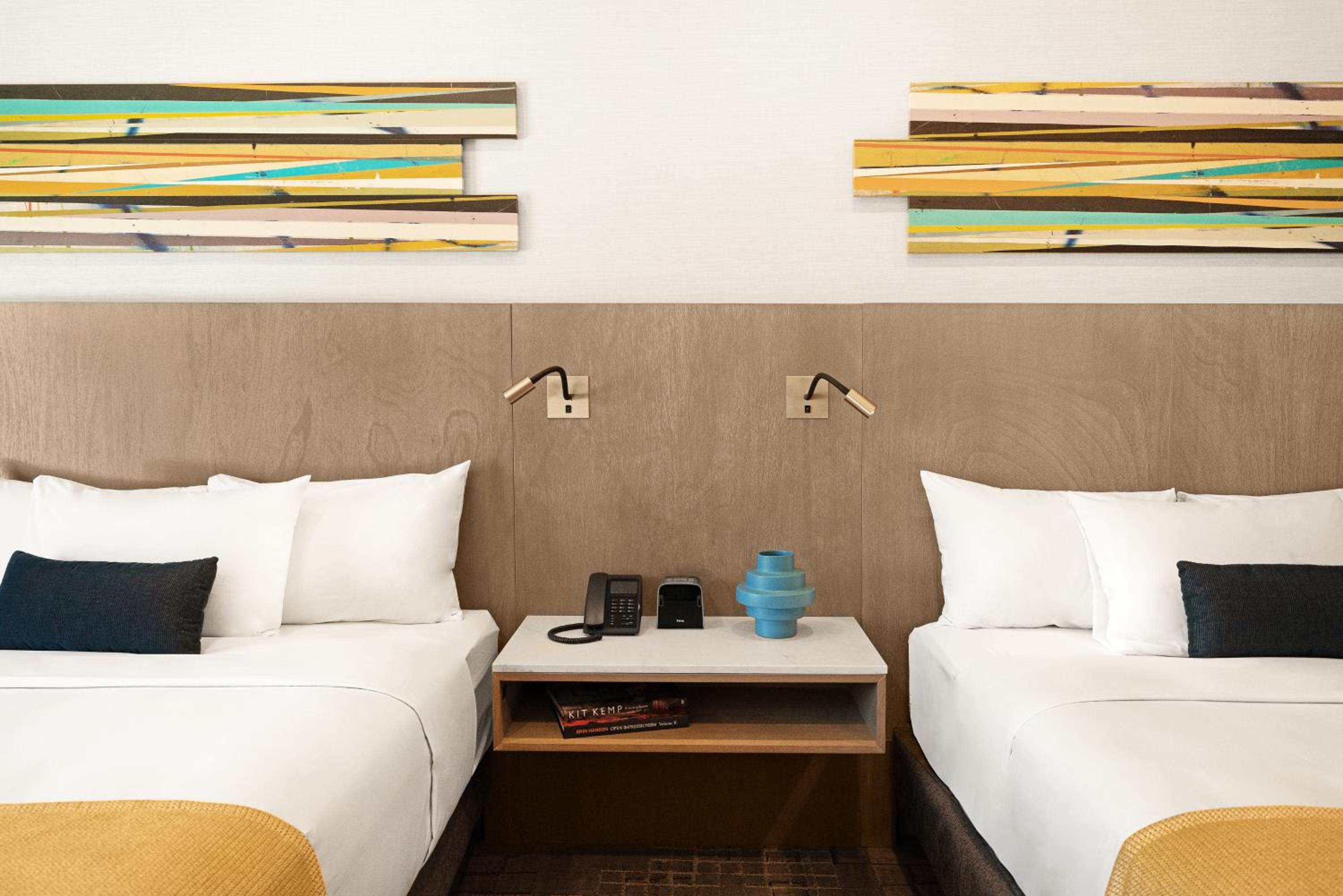 Deluxe Queen Room with Two Queen Beds - Photo 4
