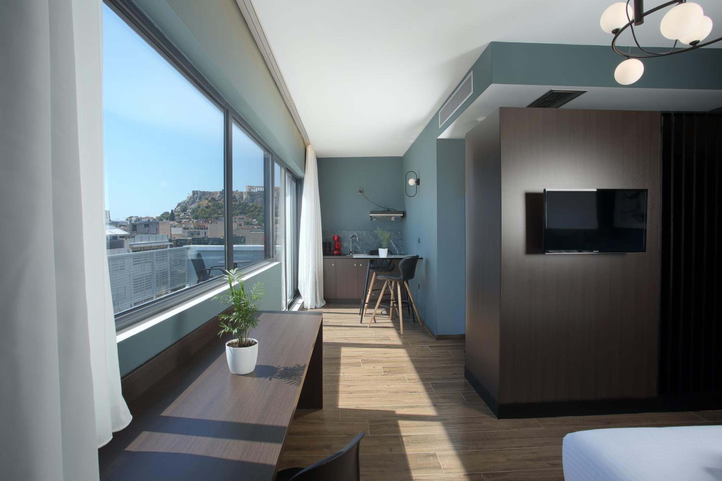 Deluxe Double Room with Balcony and Acropolis View photo 1