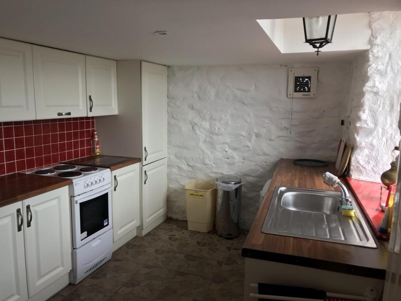 Two-Bedroom House photo 3