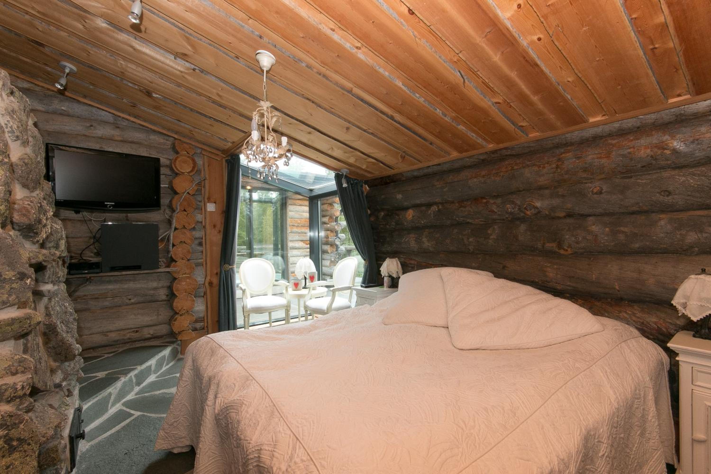 Villa - Photo 1