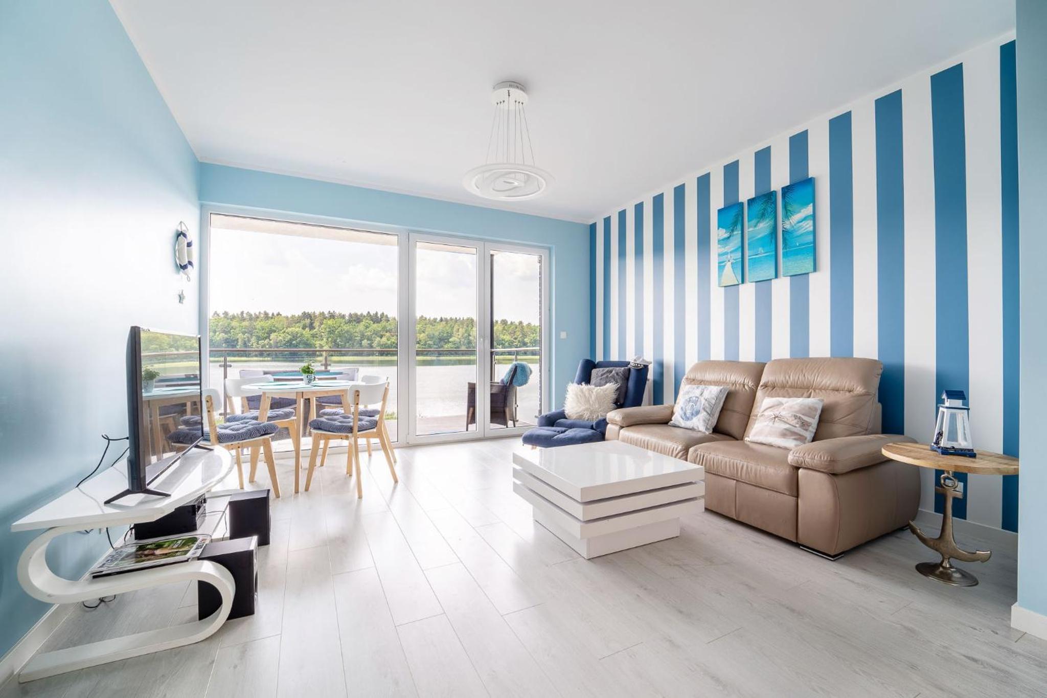 Apartment with Lake View - Photo 3