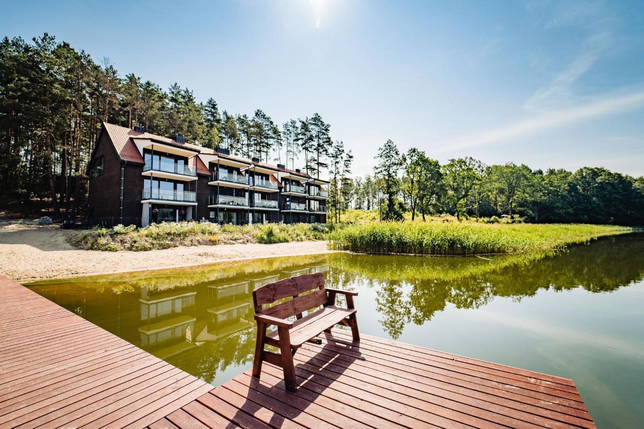 Apartment with Lake View - Photo 8