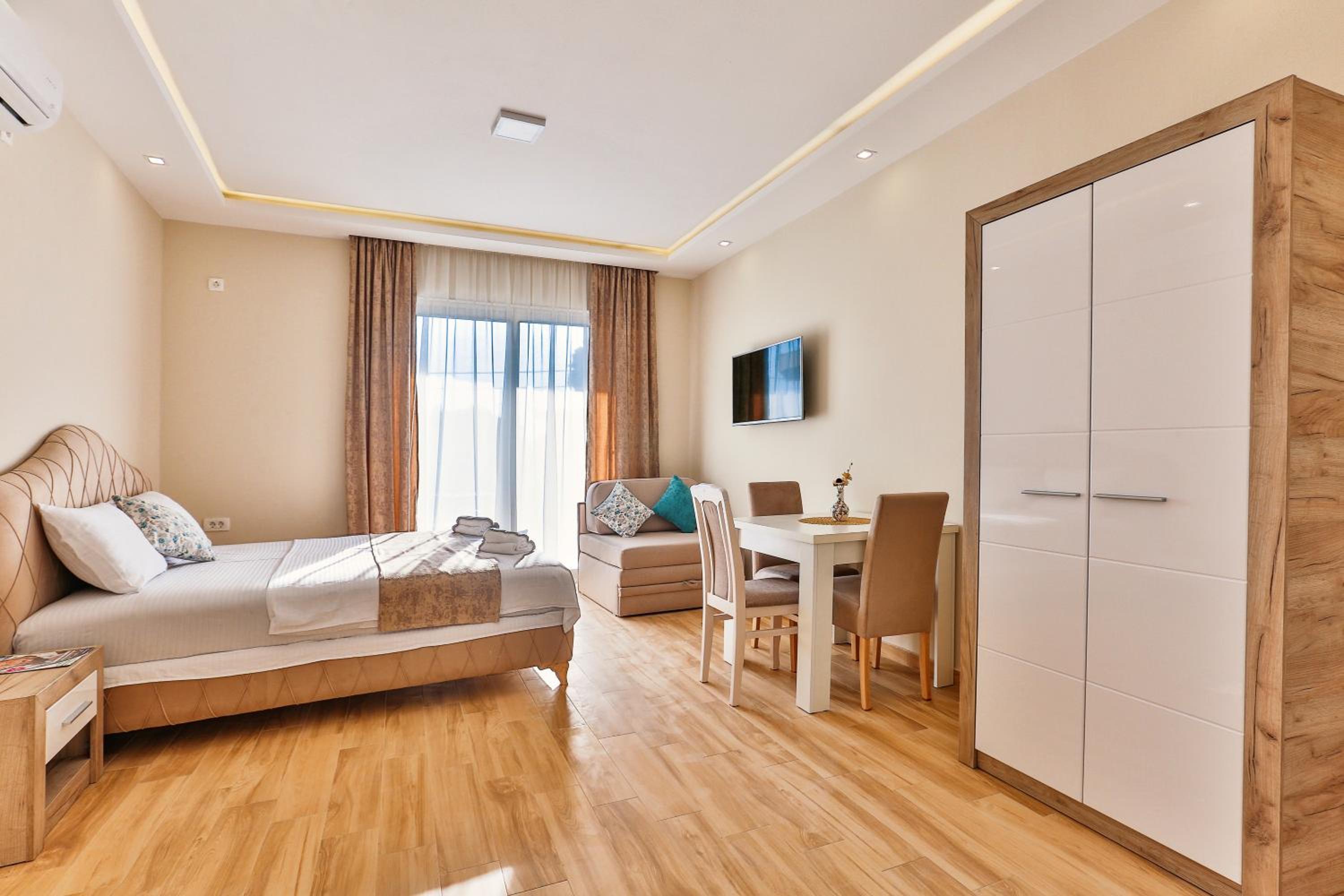 Studio Apartment