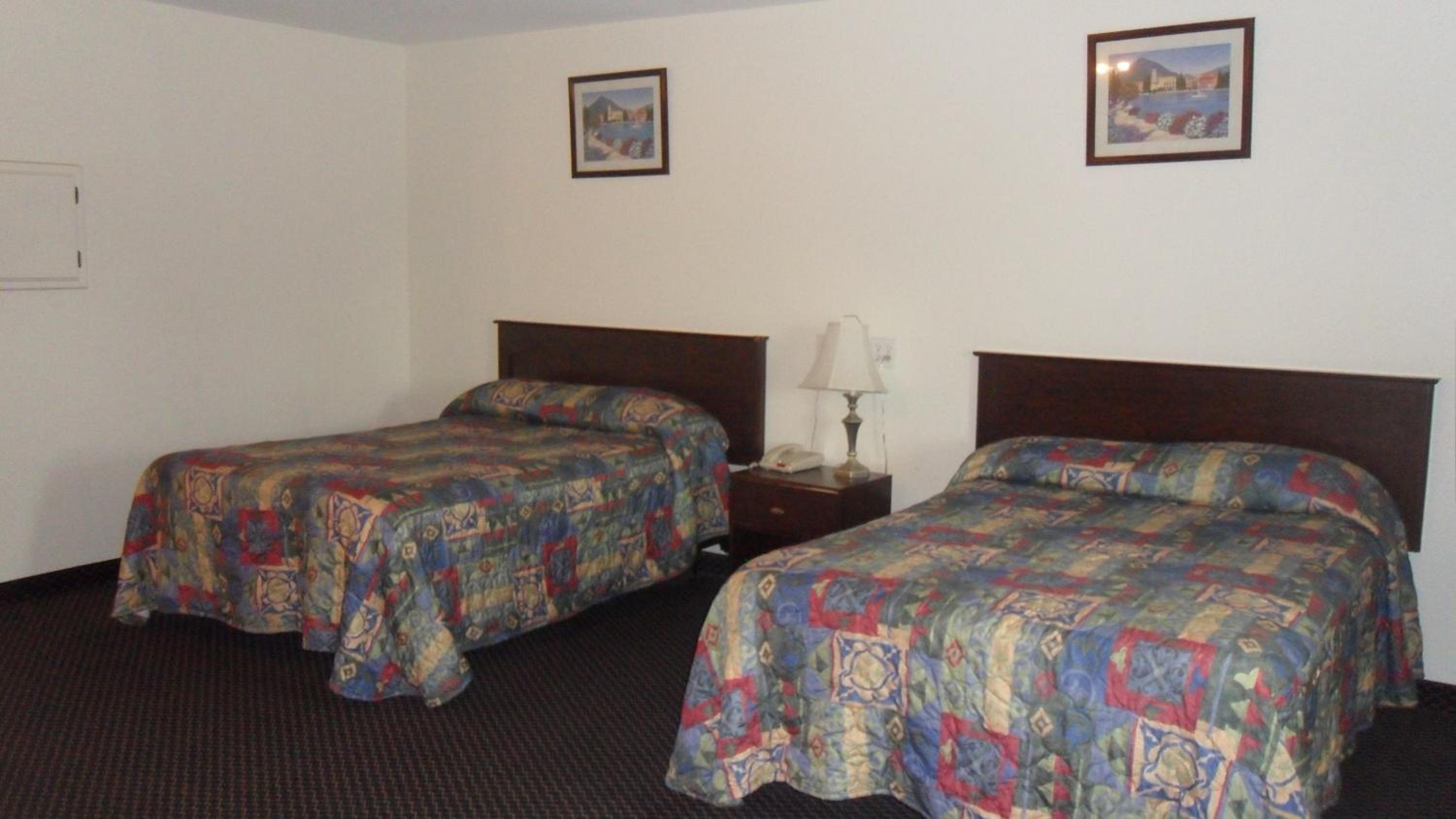 Double Room with Two Double Beds - Photo 2