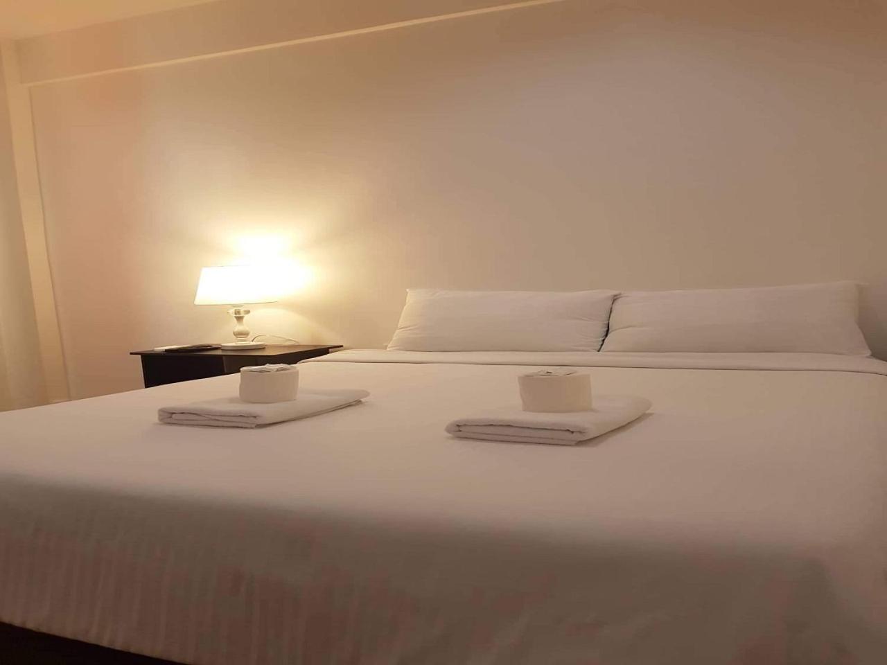 Double Room with Balcony - Photo 7