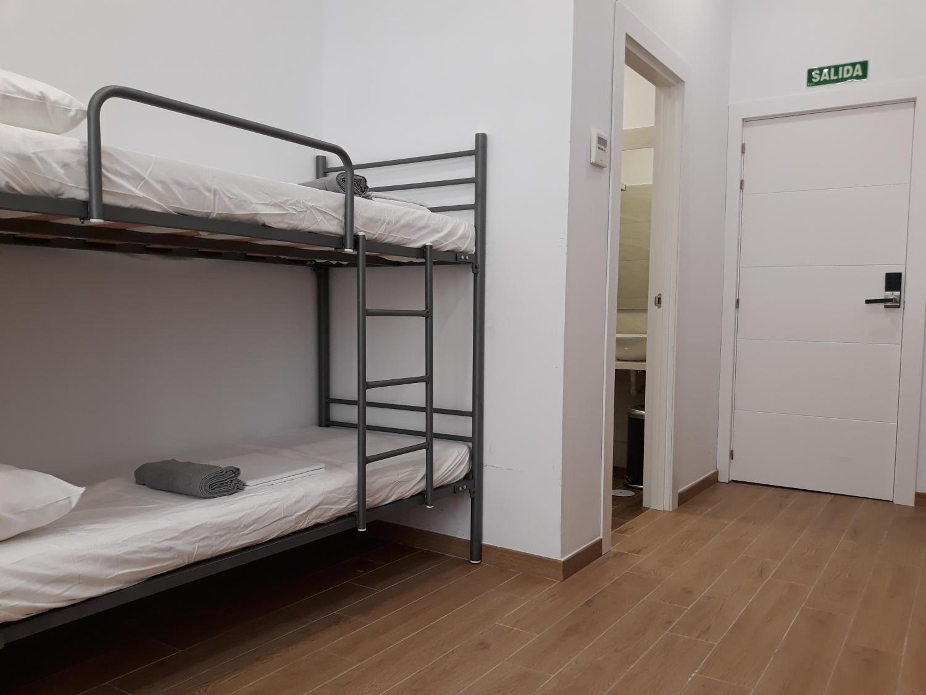 Cama en Habitación Compartida Mixta de 8 Camas