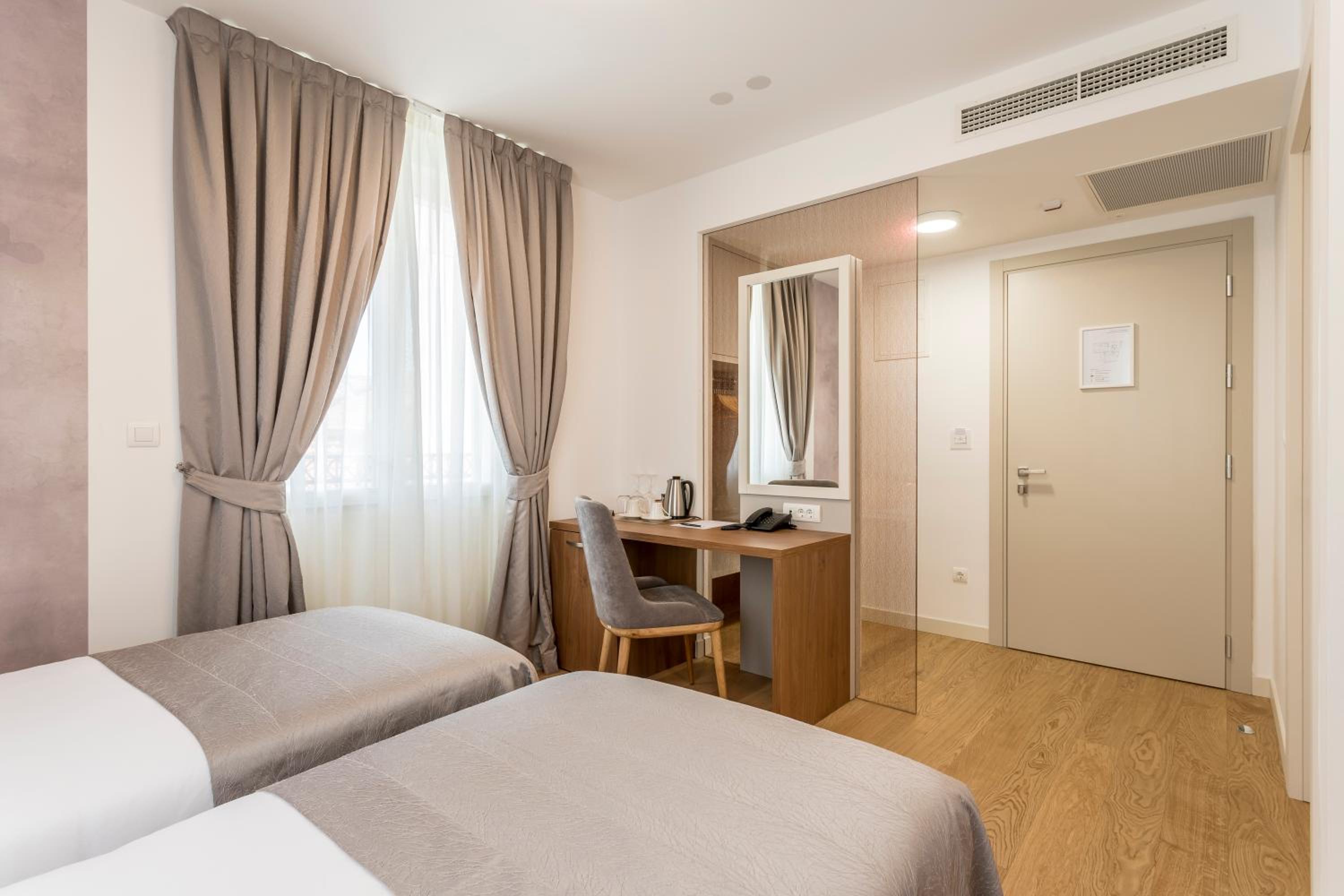 Superior Double or Twin Room photo 1