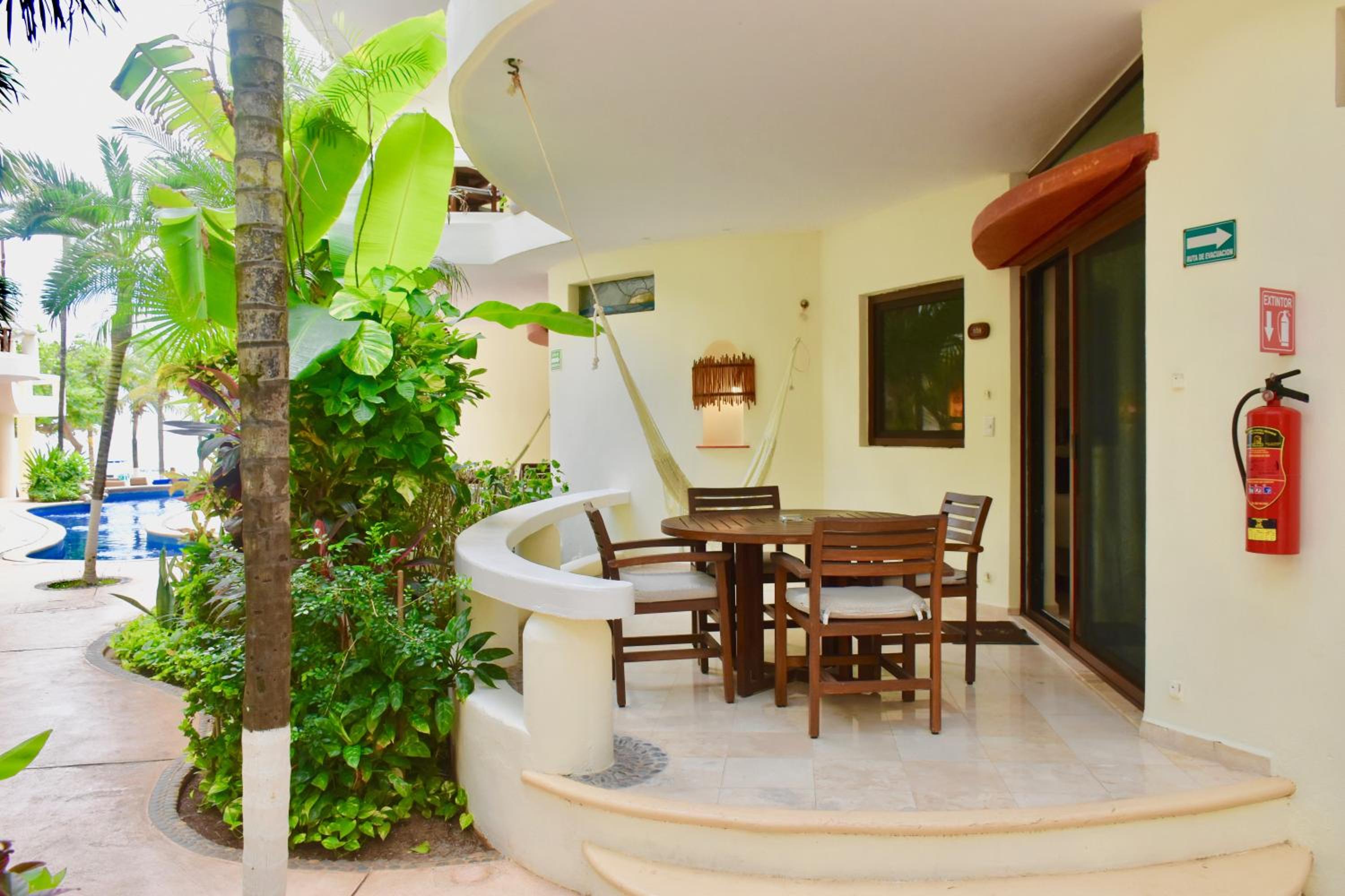 Studio with Garden View - Photo 15