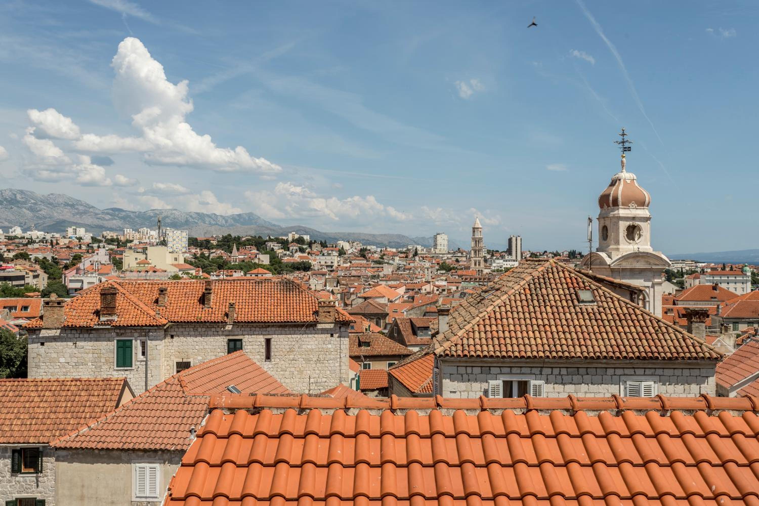 Cosy Loft Double or Twin Room With City View photo 2