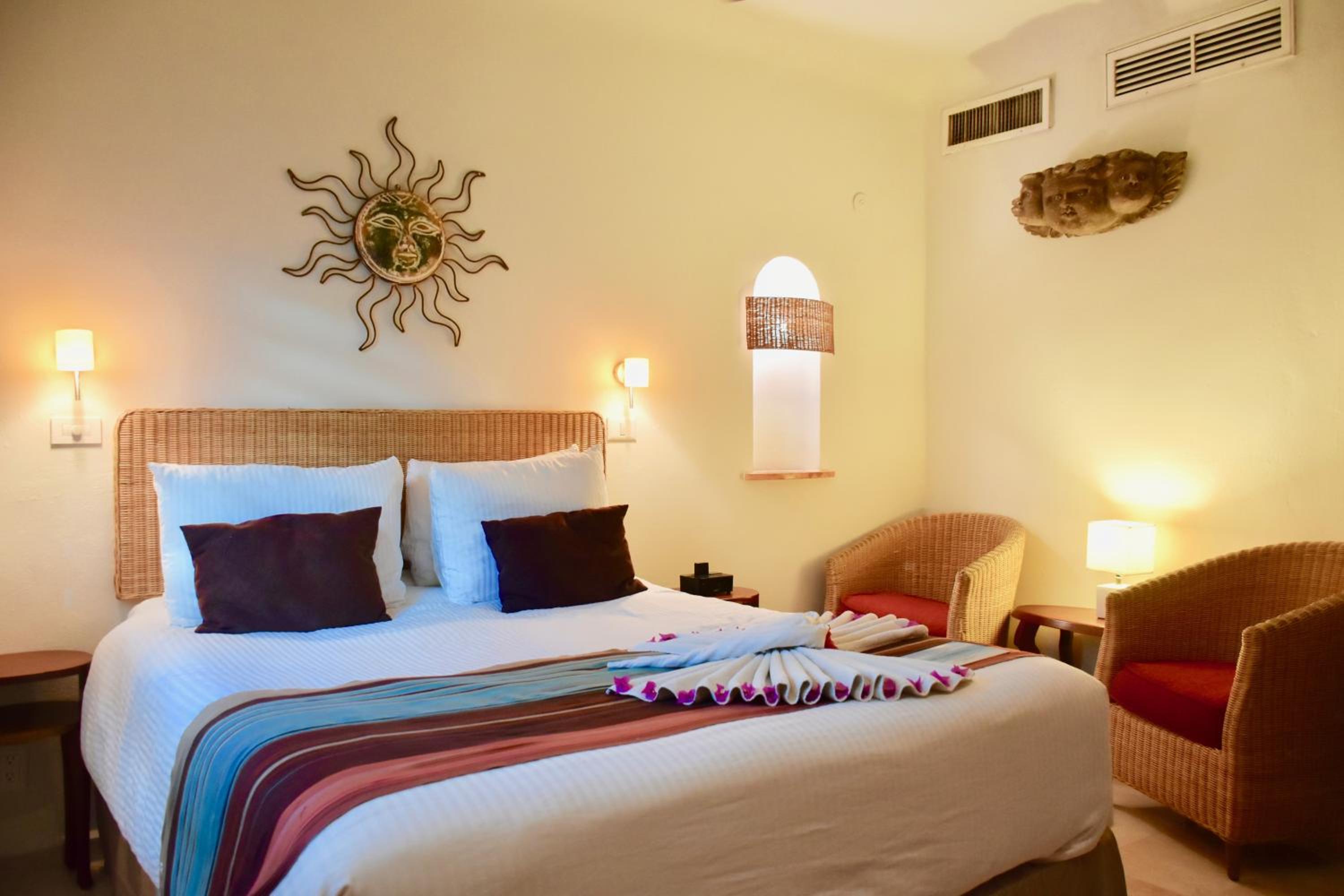 One-Bedroom Apartment - Photo 1