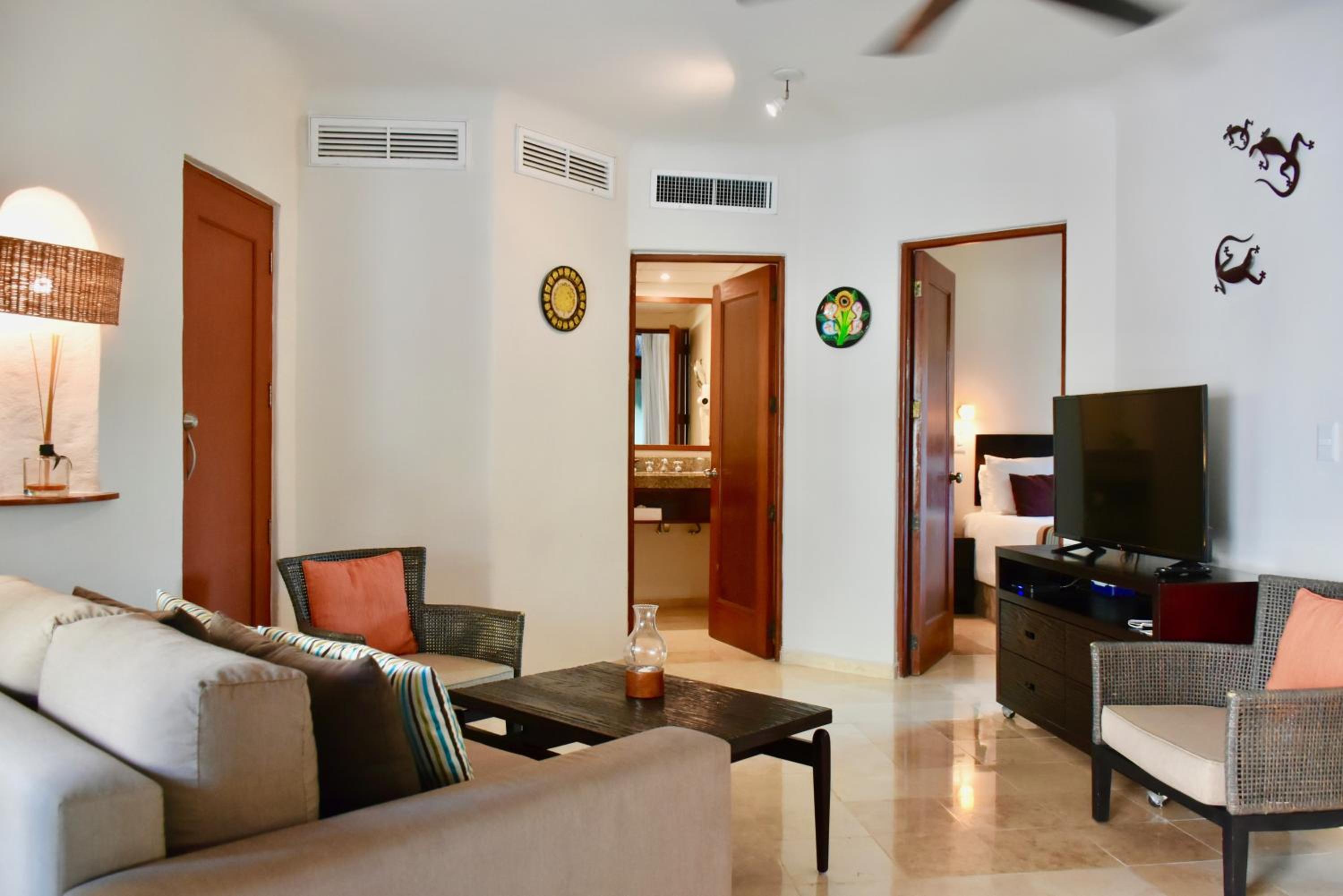 One-Bedroom Apartment - Photo 16