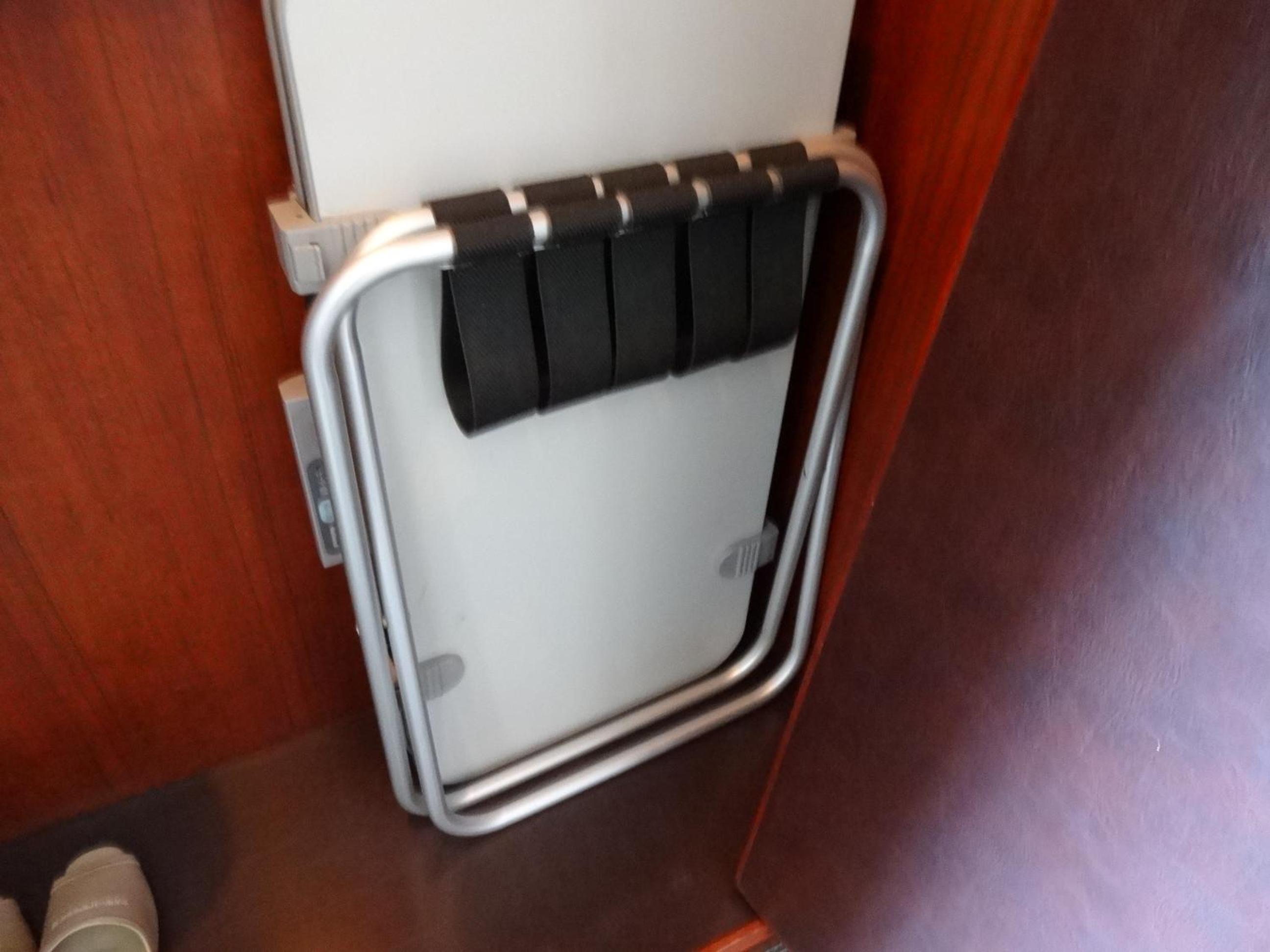 Twin Room - Non-Smoking - Photo 2
