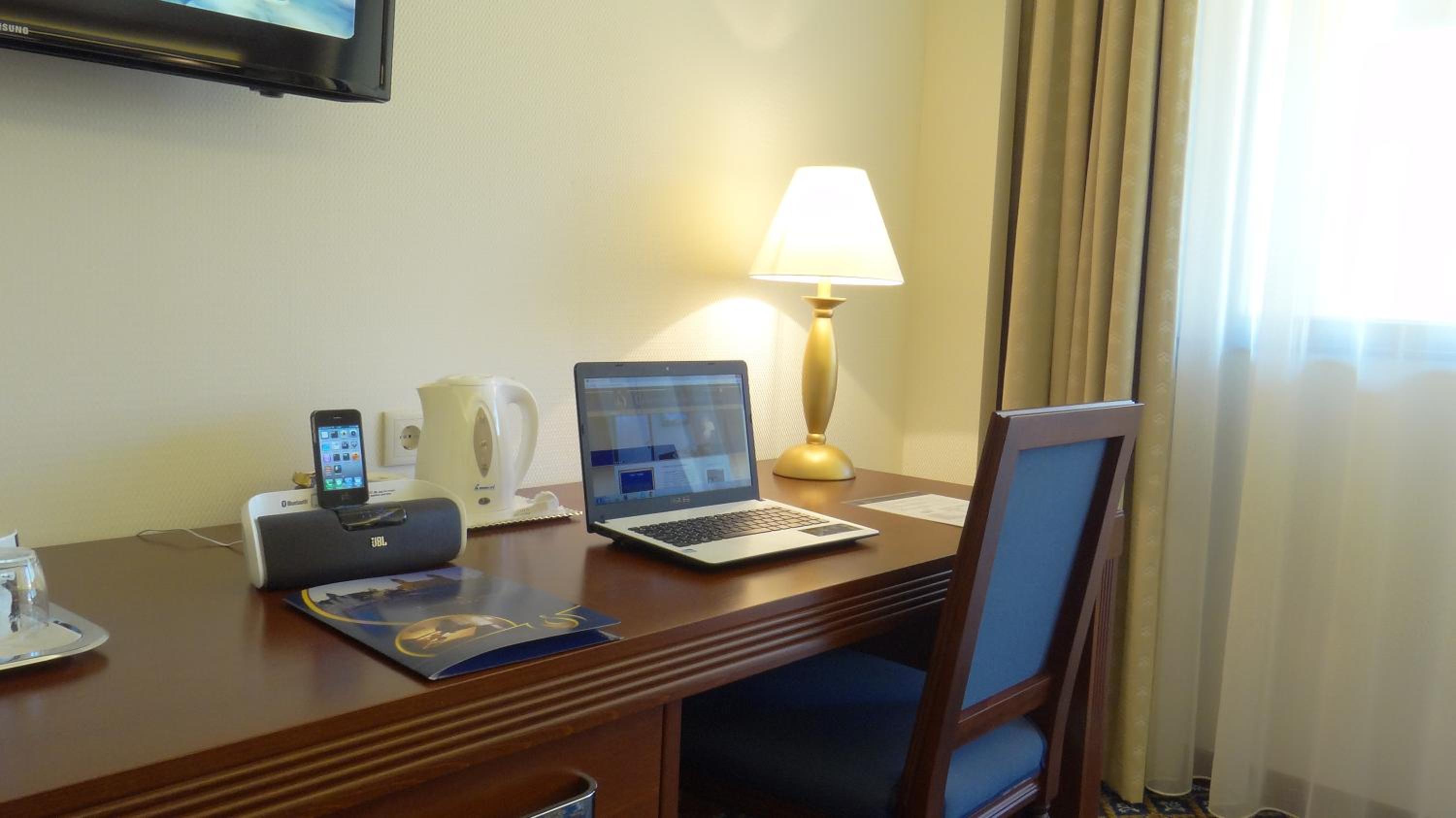 Deluxe Double Room with Balcony - Photo 1