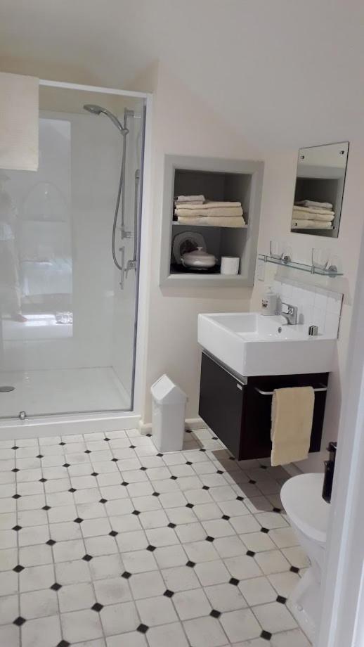 Double Room with Private Bathroom - Photo 1