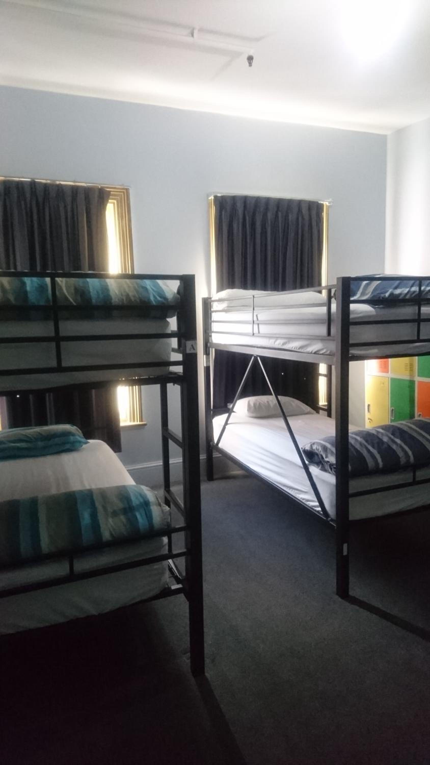Bed in 8-Bed Mixed Dormitory Room photo 2