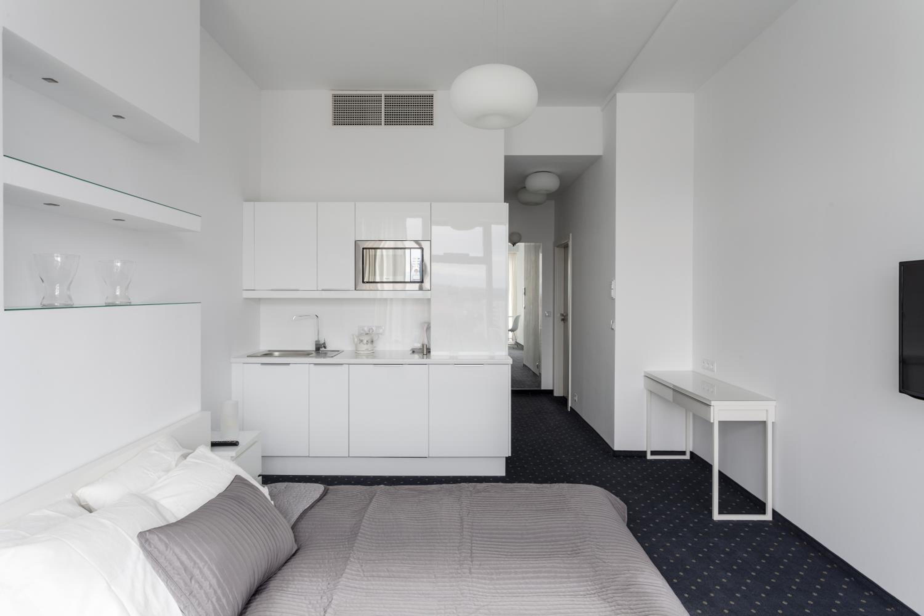 Apartment - Photo 9