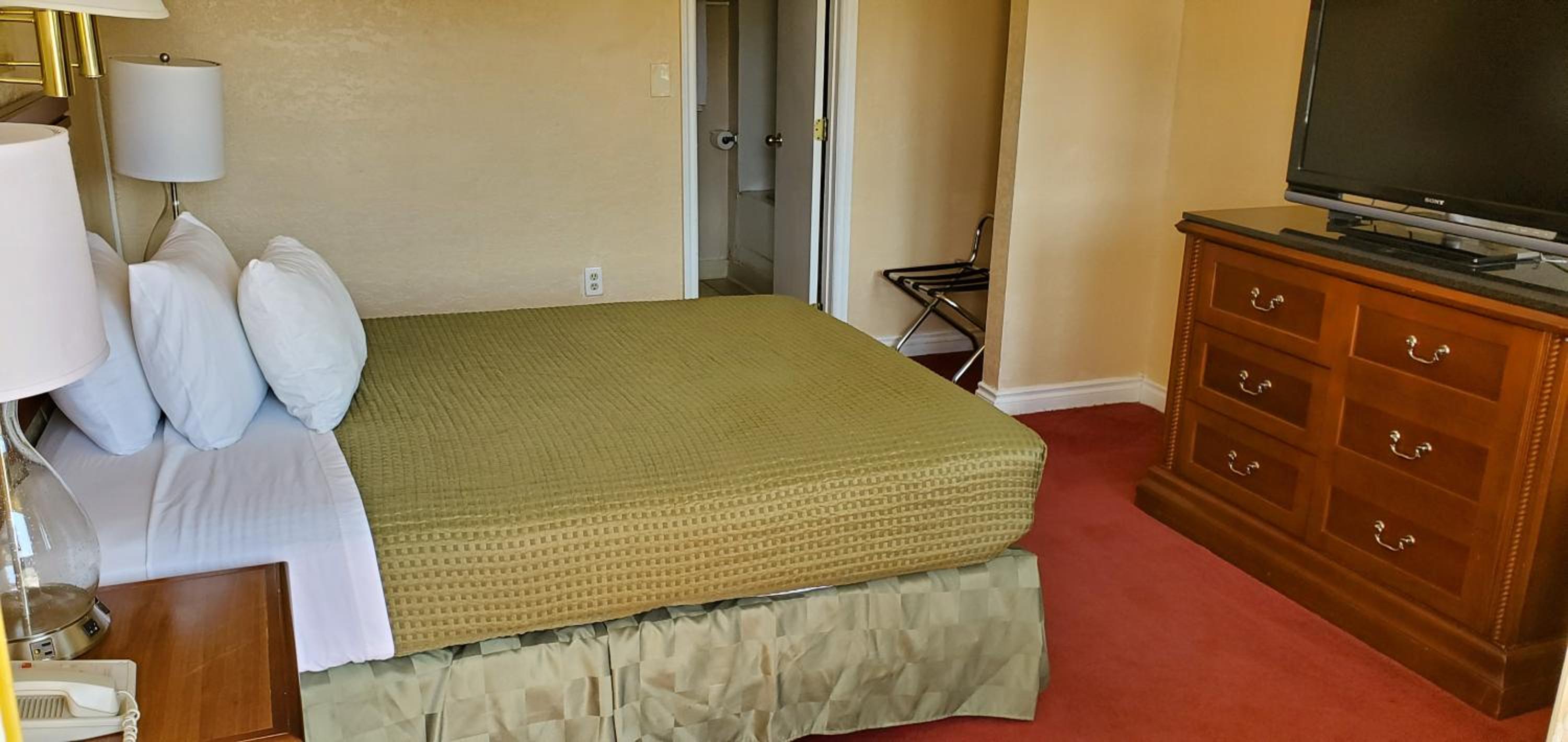Queen Room - Photo 4