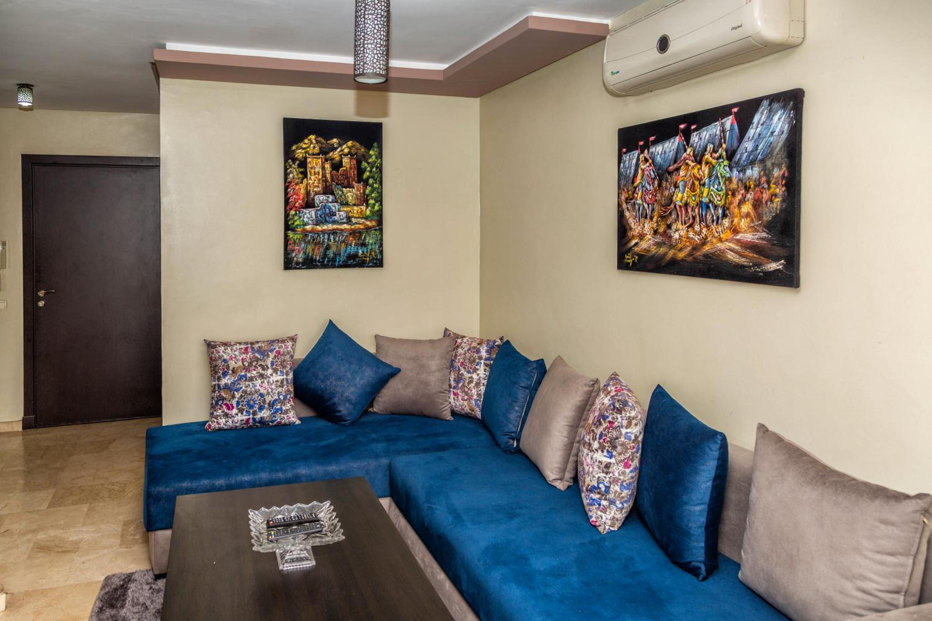 Apartment with Sea View - Photo 7