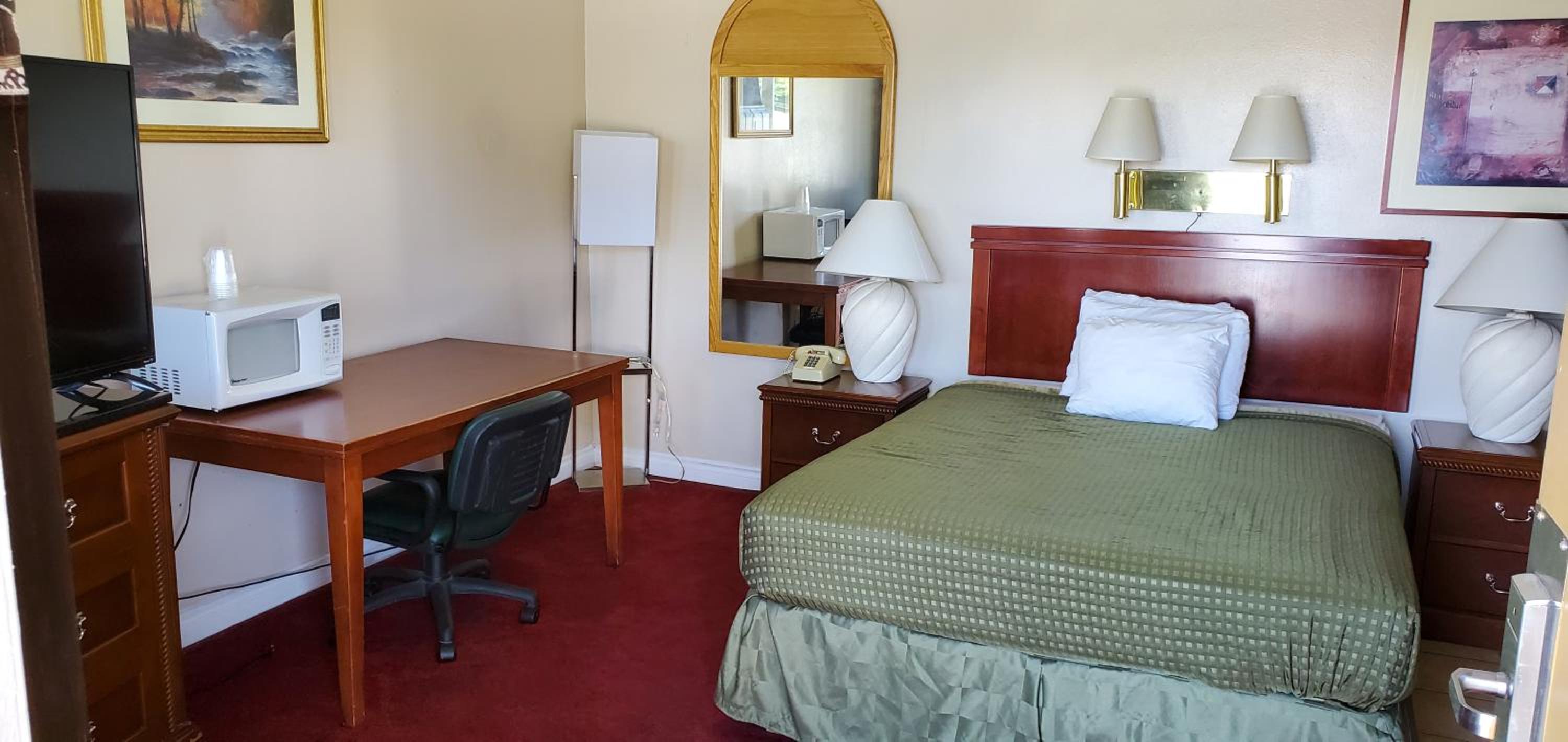 Queen Room - Photo 2