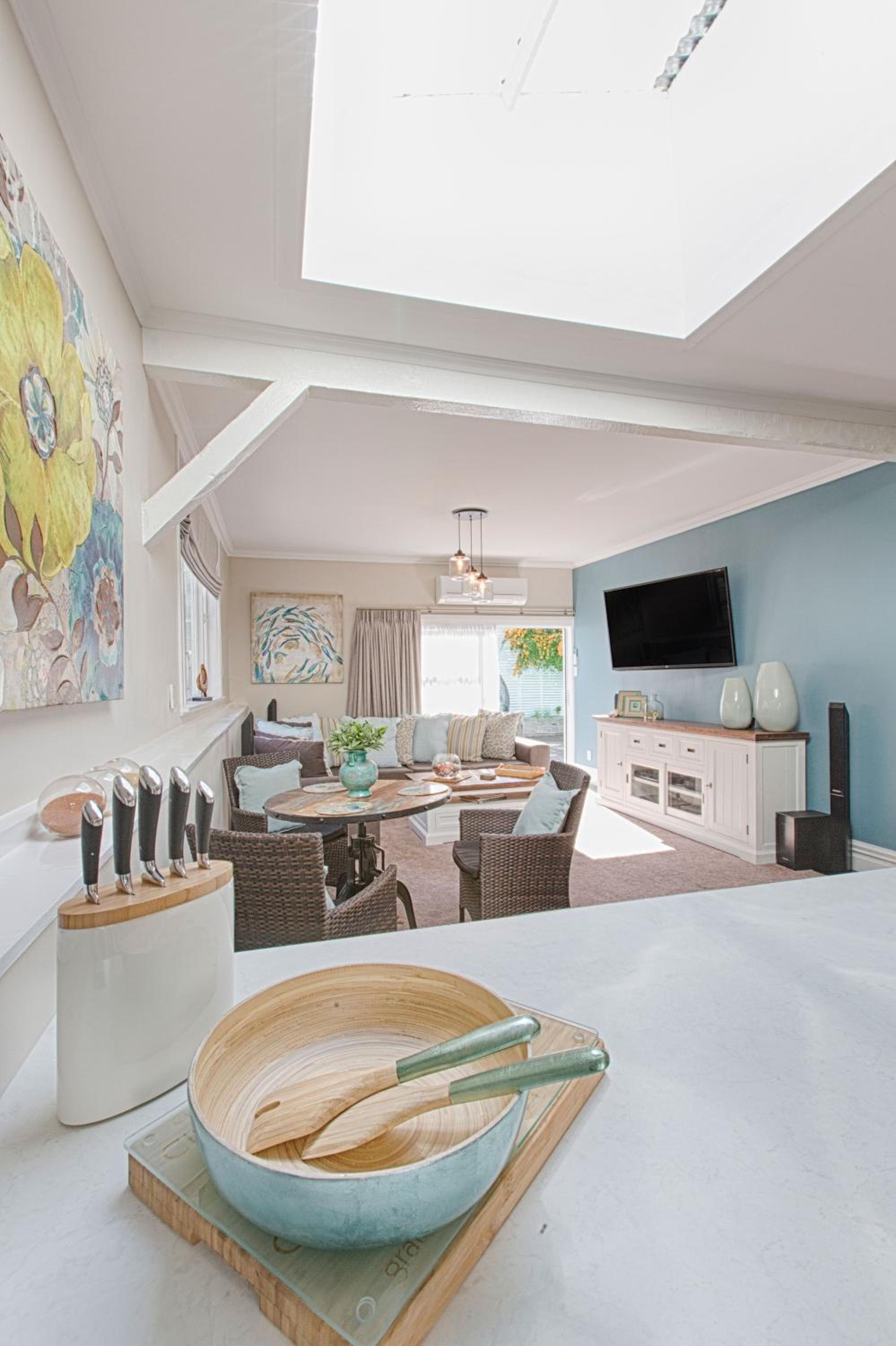 Three-Bedroom House - Photo 9