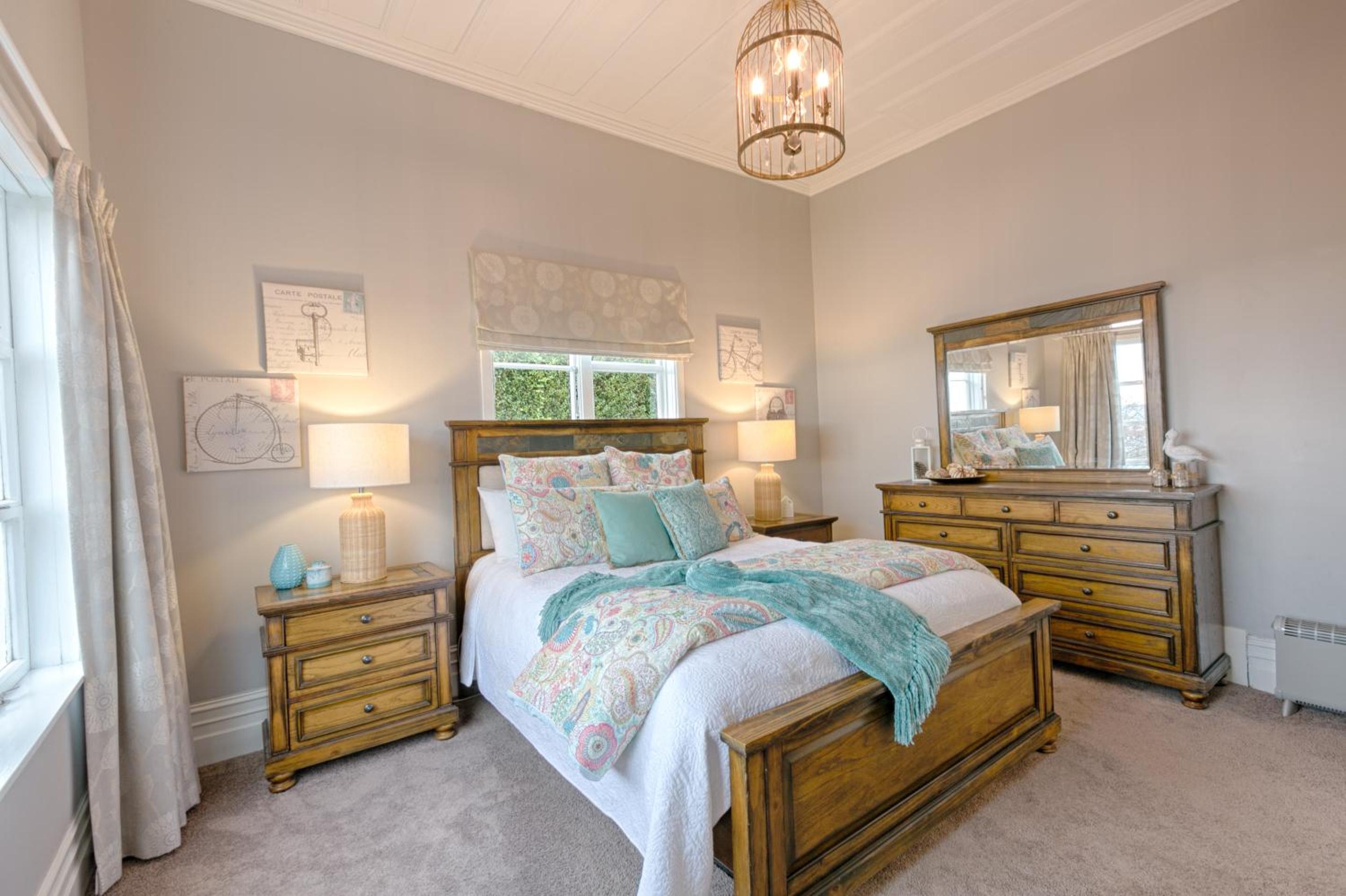 Three-Bedroom House - Photo 16