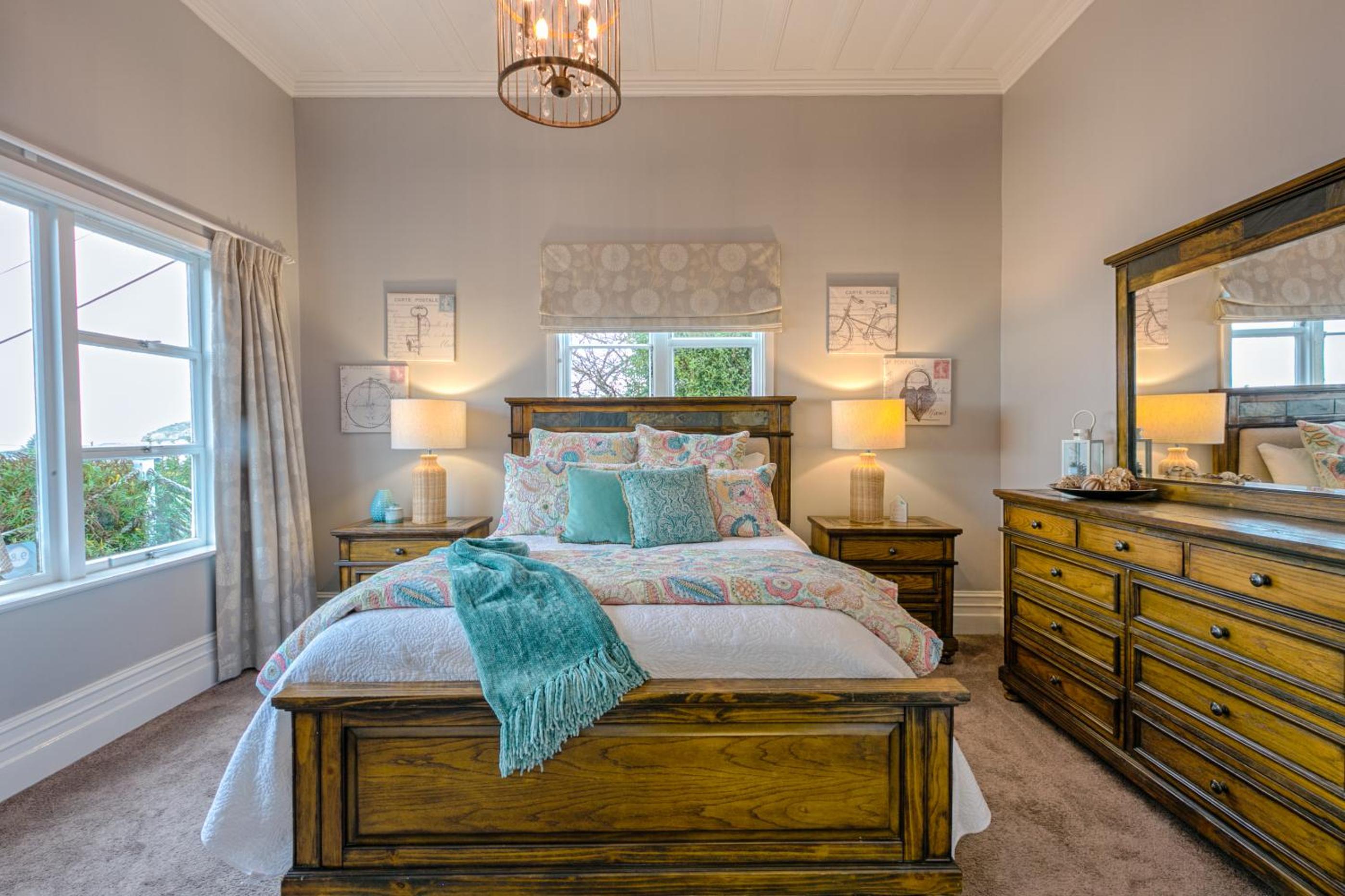 Three-Bedroom House - Photo 17