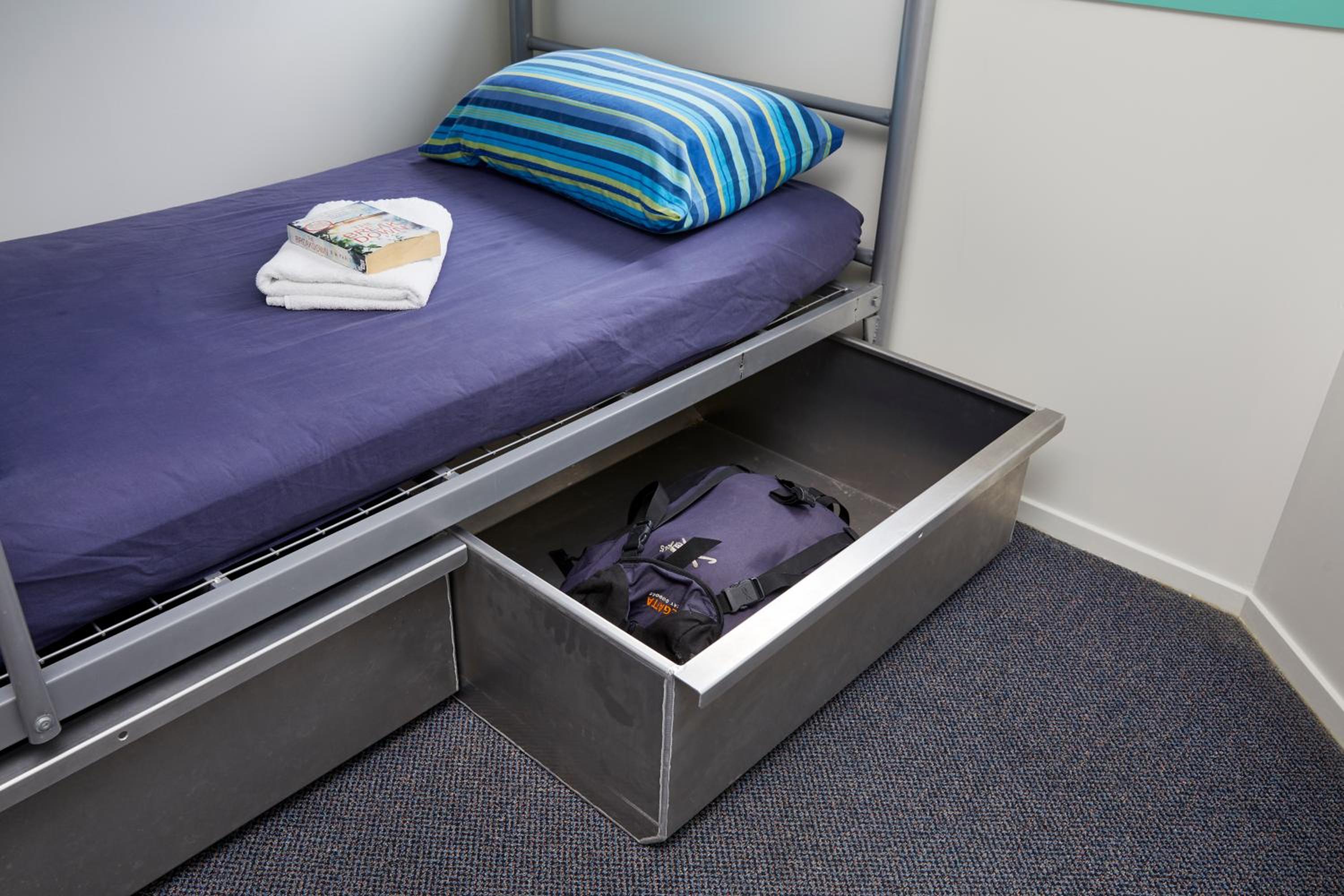 Bed in 4-Bed Mixed Dormitory Room photo 2
