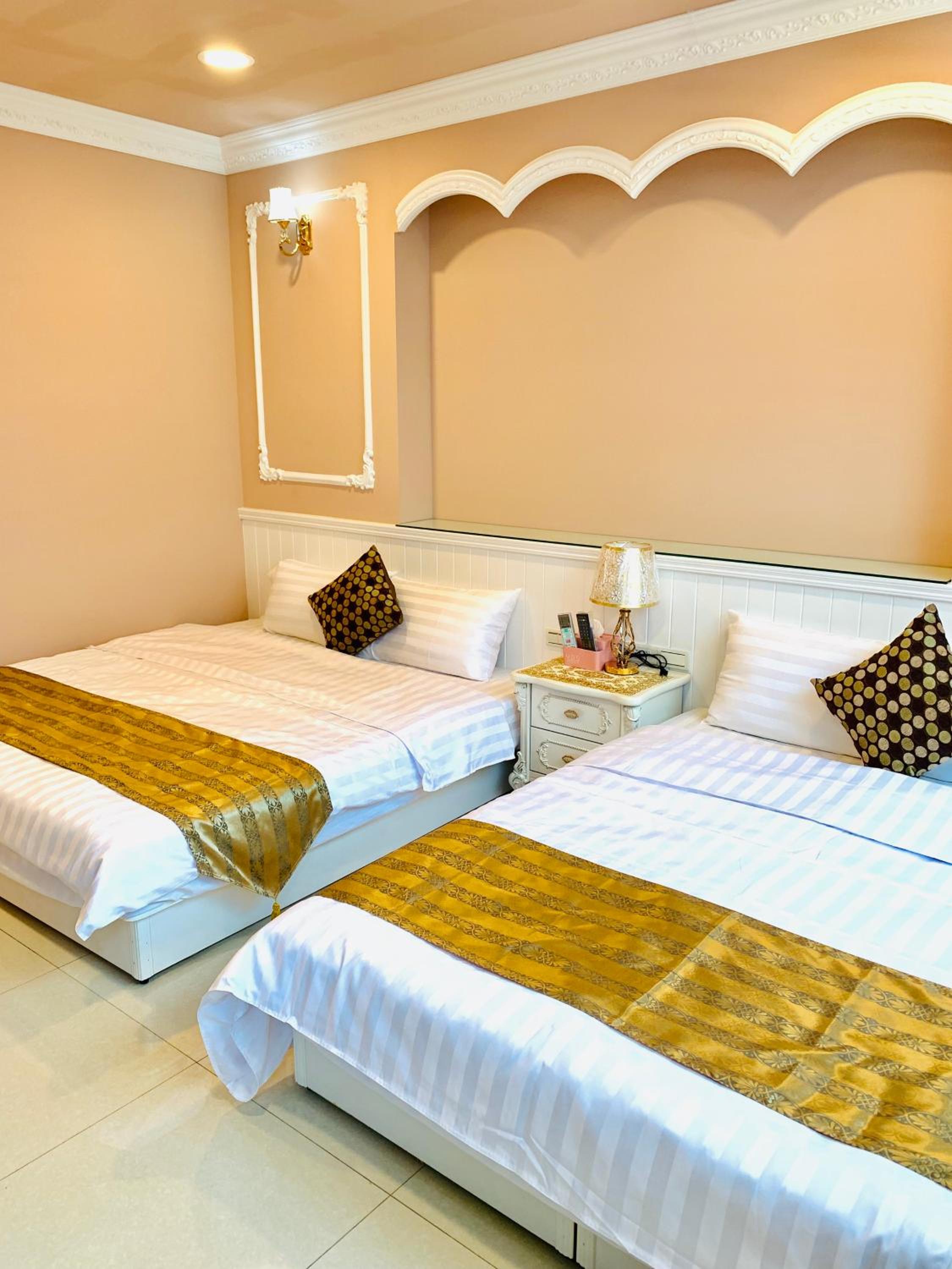 Quadruple Room with Private Bathroom photo 3