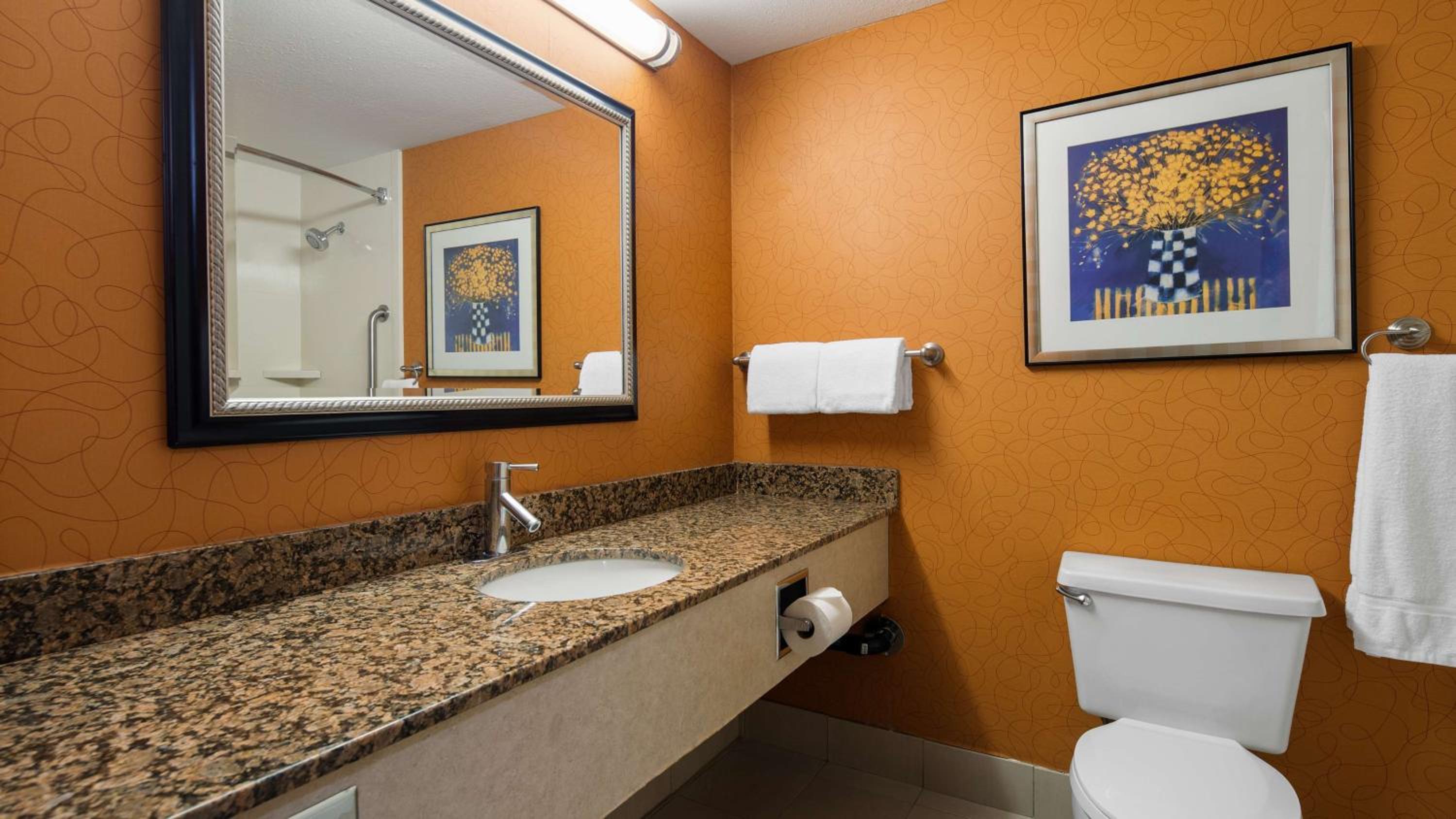 Queen Suite with Two Queen Beds and Bath Tub - Mobility Access - Photo 7