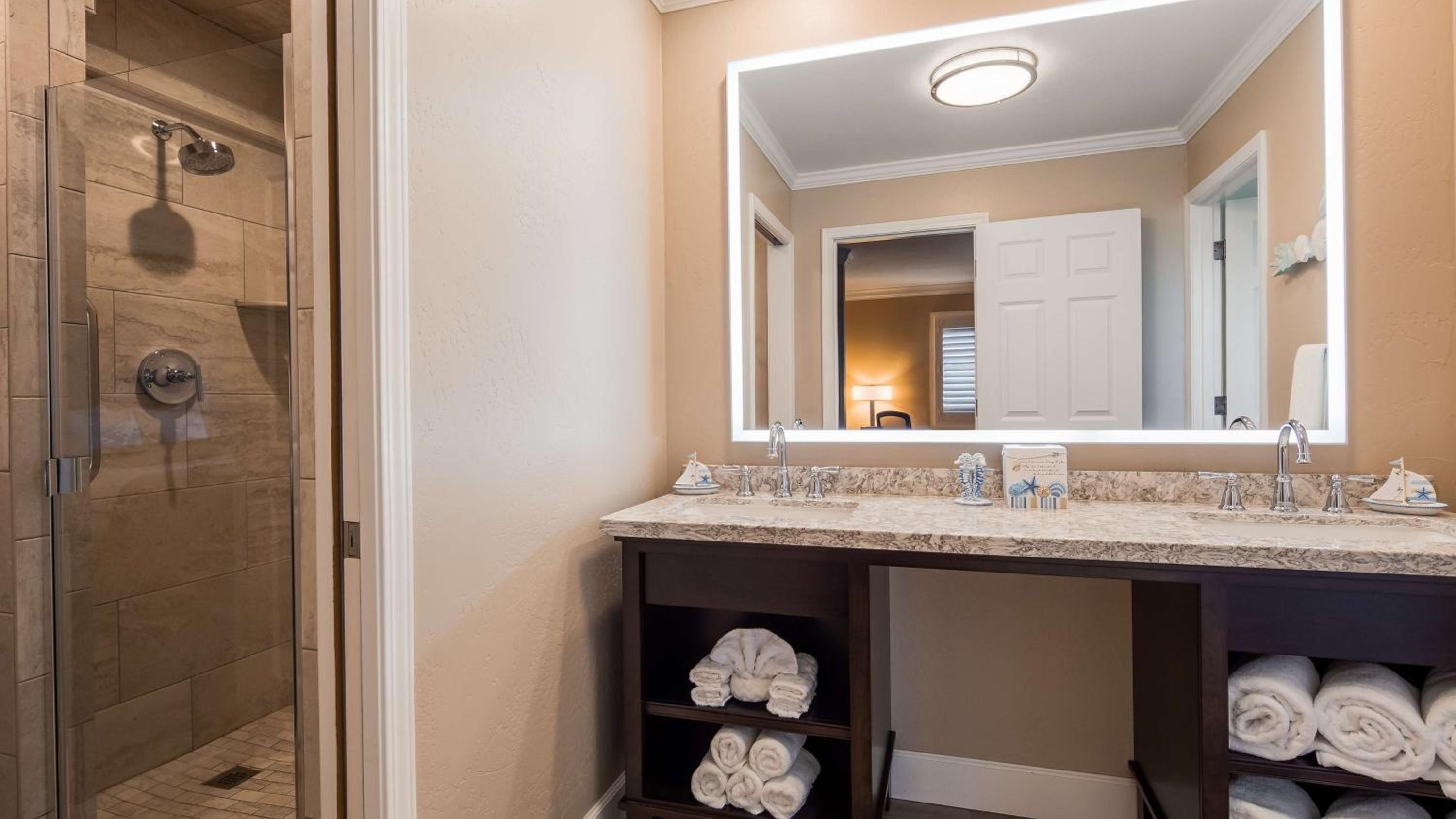 Two-Bedroom Family Suite photo 3