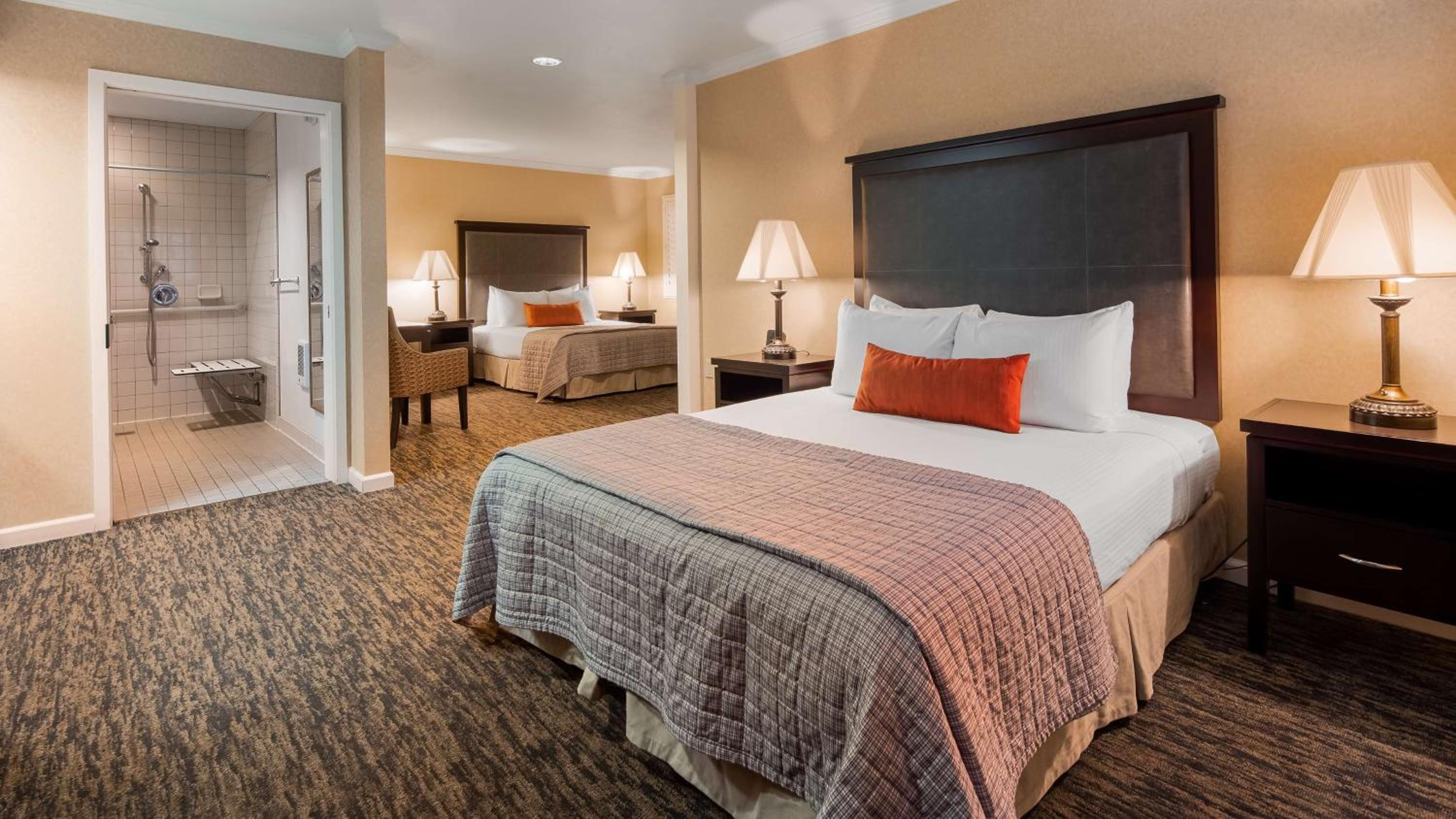 Queen Room with Two Queen Beds and Roll-In Shower - Disability Access/Non-Smoking photo 1