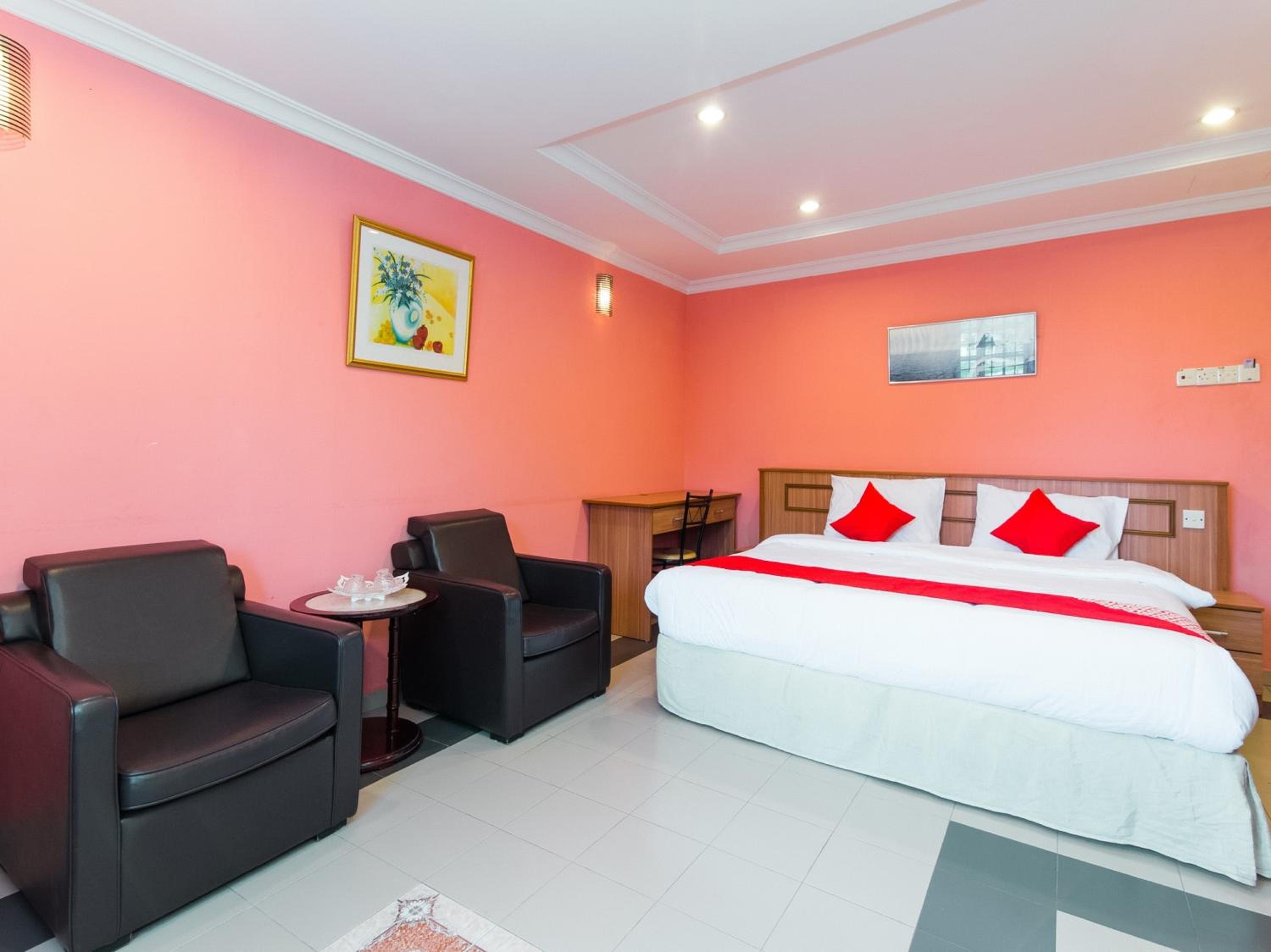 Premium King Room - Photo 2