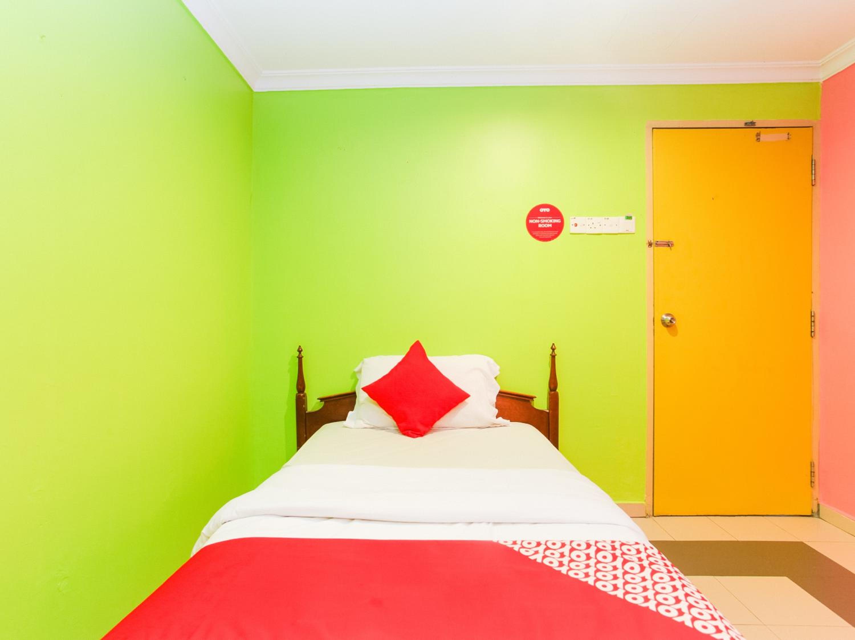Standard Single Room - Photo 2
