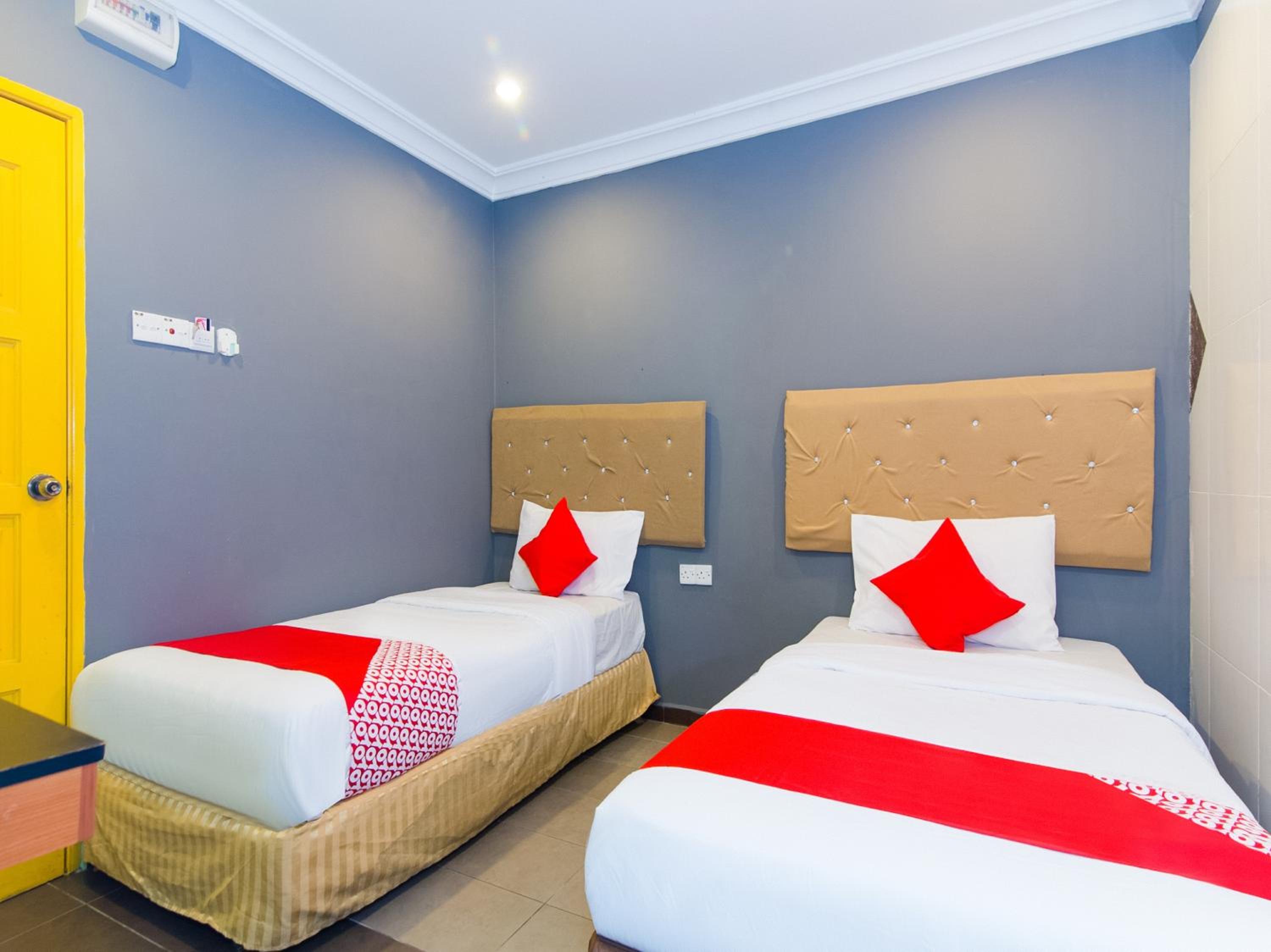 Standard Twin Room - Photo 1