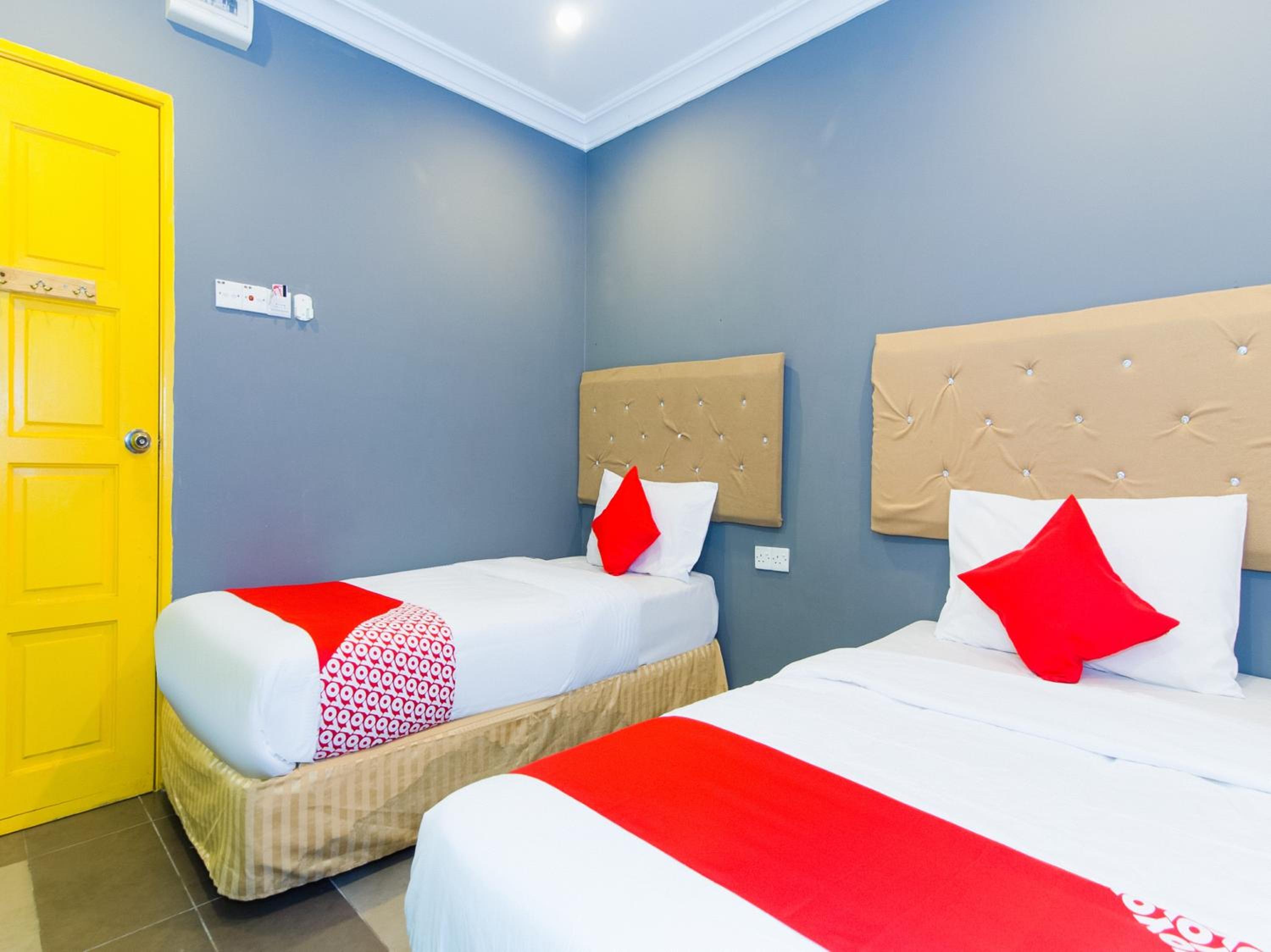 Standard Twin Room - Photo 4