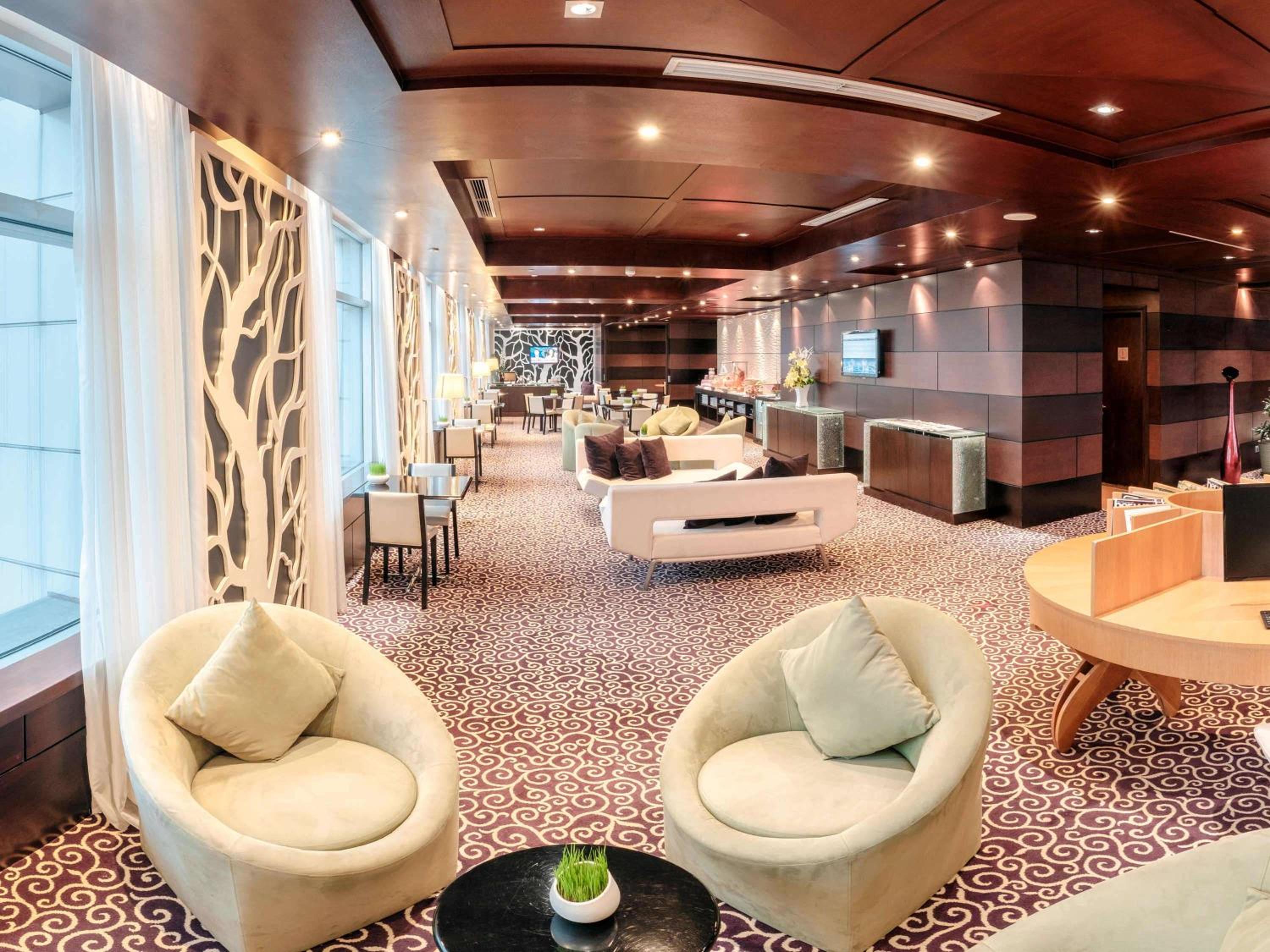 Deluxe Twin Room - High Floor with Privilege Lounge access - Photo 5