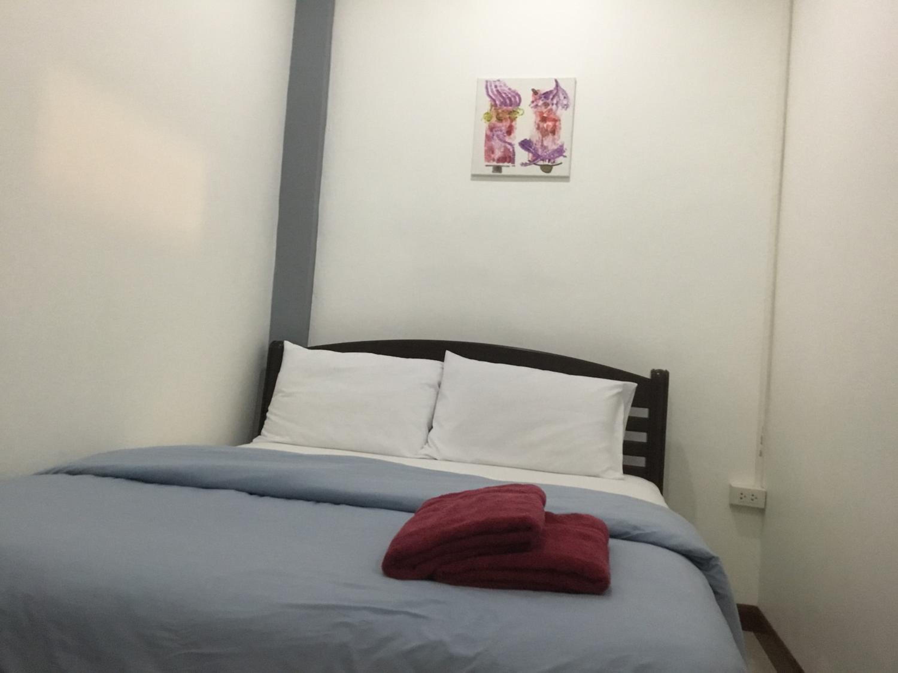Two-Bedroom House - Photo 1