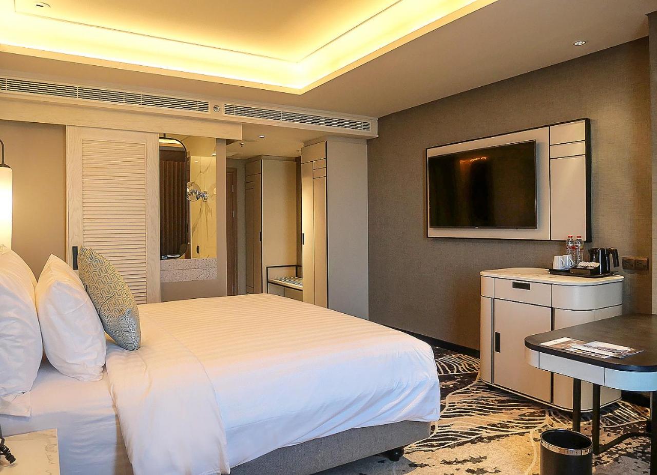 Deluxe Double Room with City View - Photo 1